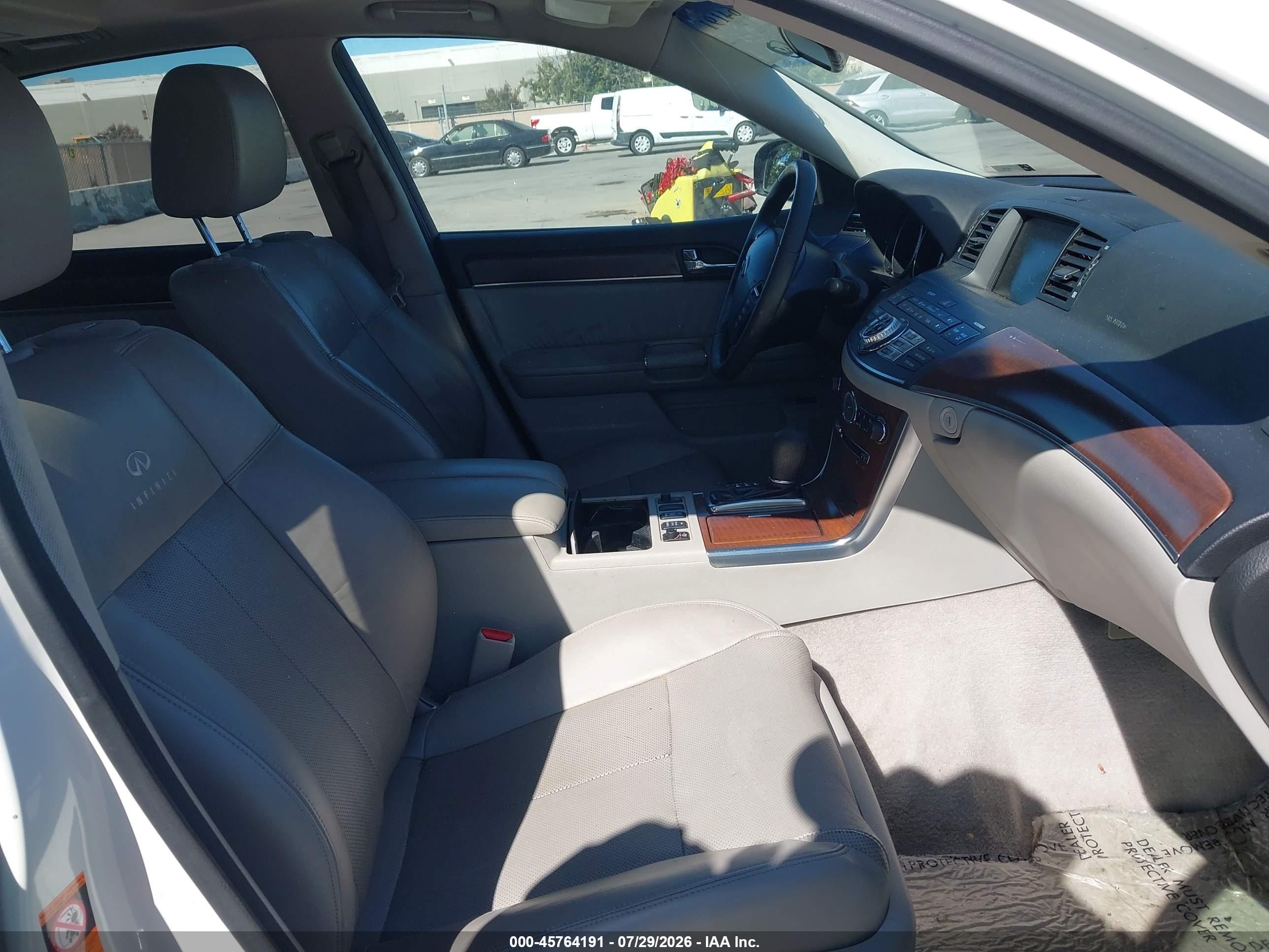 2008 Infiniti M45   White vin: JNKBY01E98M500835