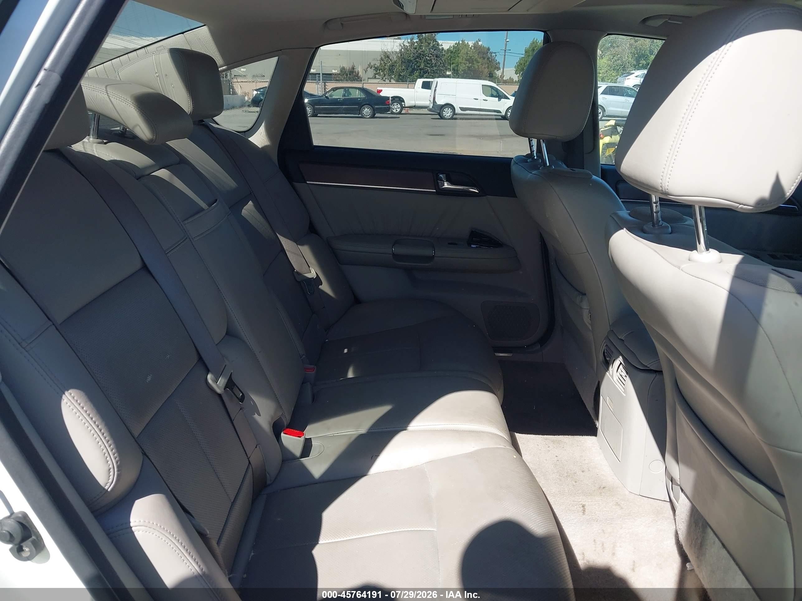2008 Infiniti M45   White vin: JNKBY01E98M500835