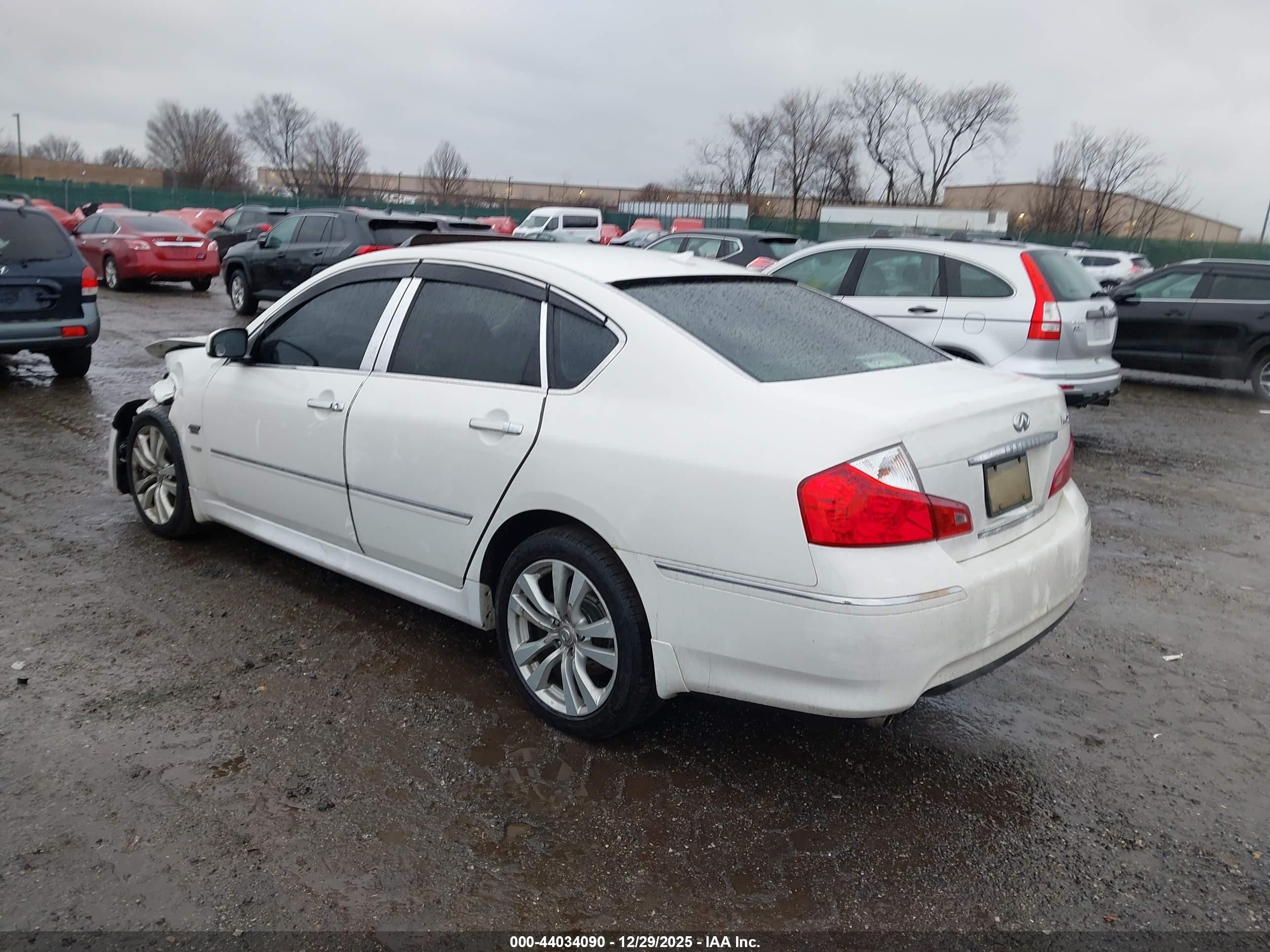 2008 Infiniti M45x   White vin: JNKBY01F18M550198