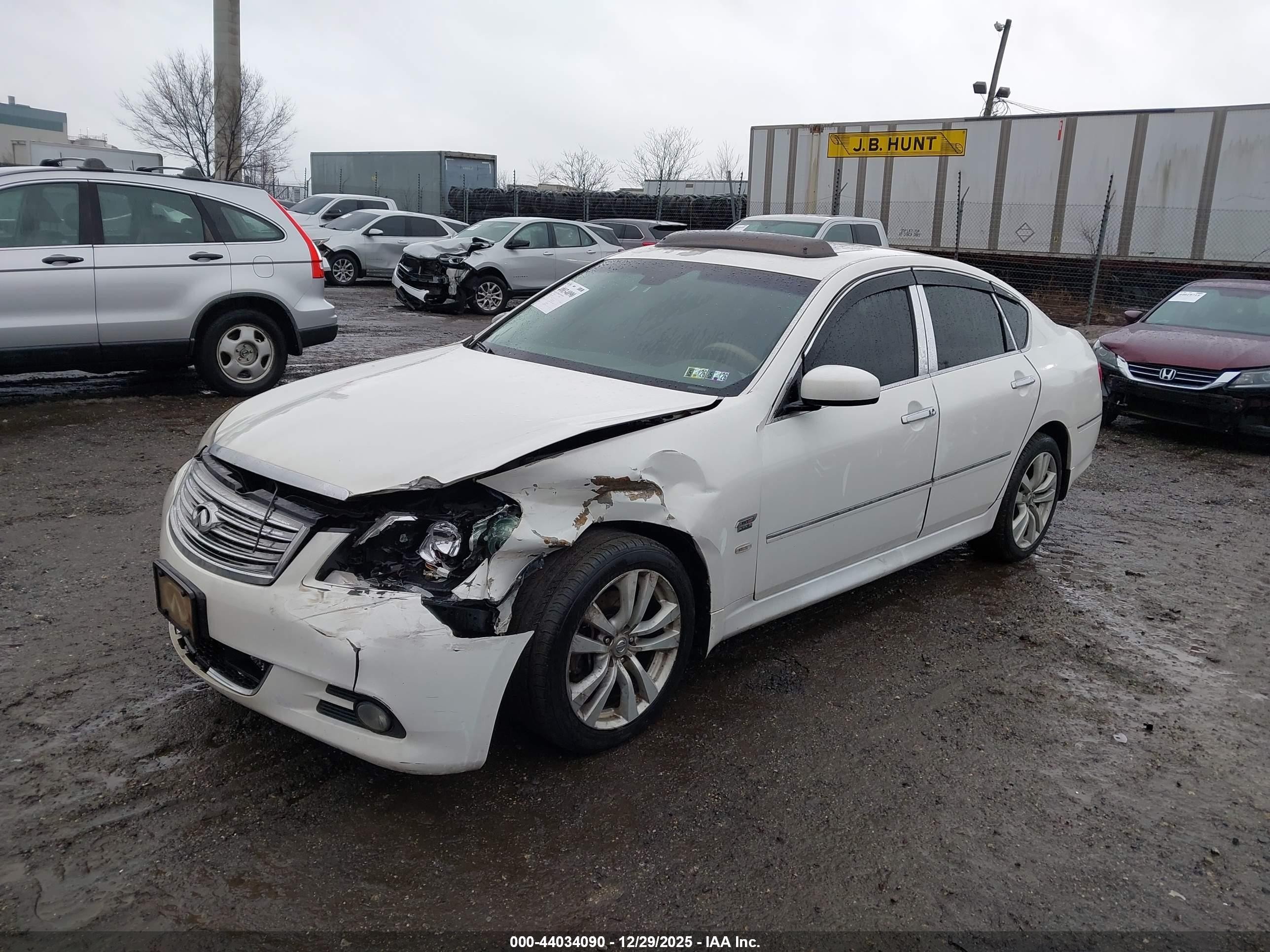 2008 Infiniti M45x   White vin: JNKBY01F18M550198