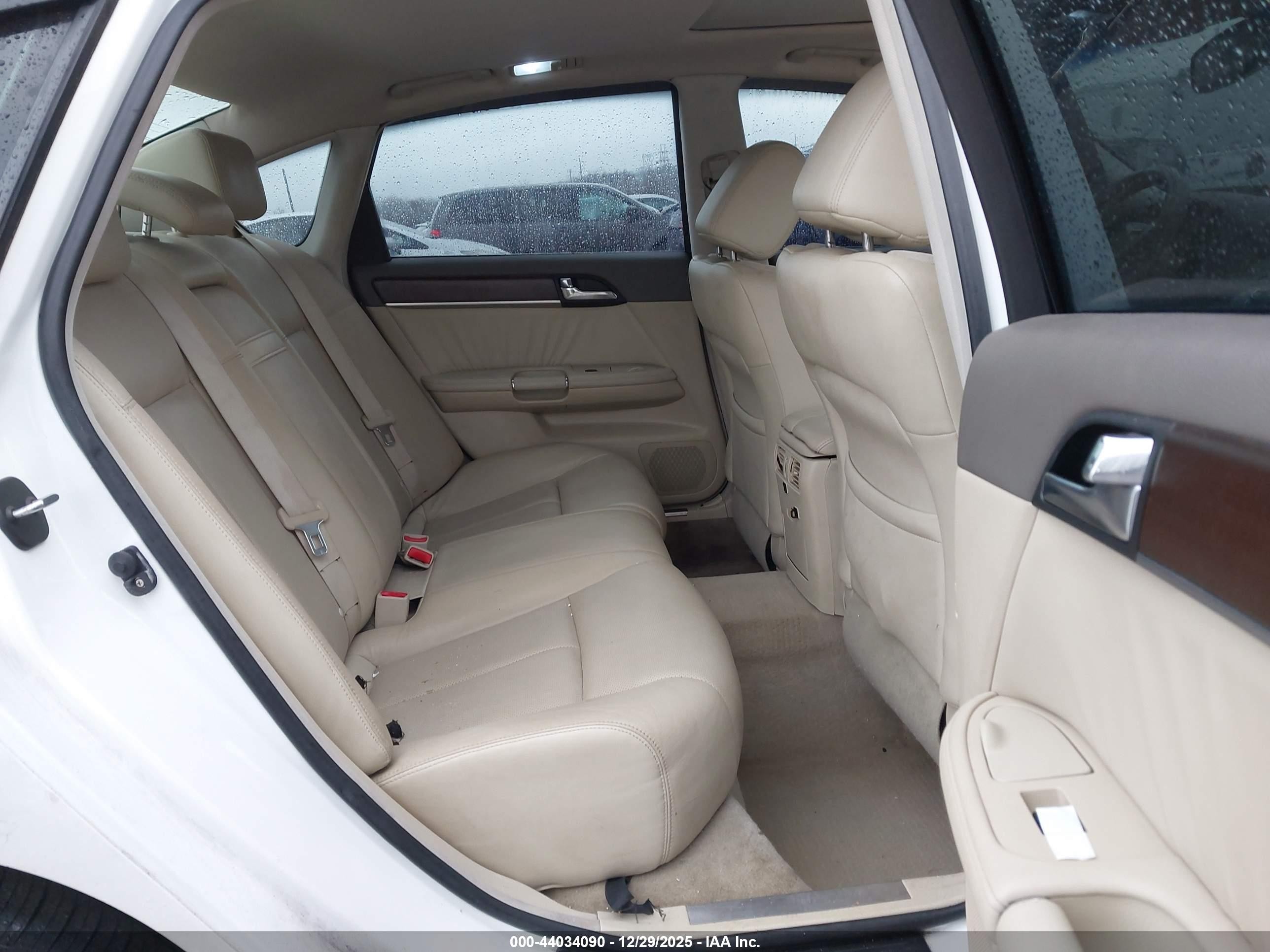 2008 Infiniti M45x   White vin: JNKBY01F18M550198