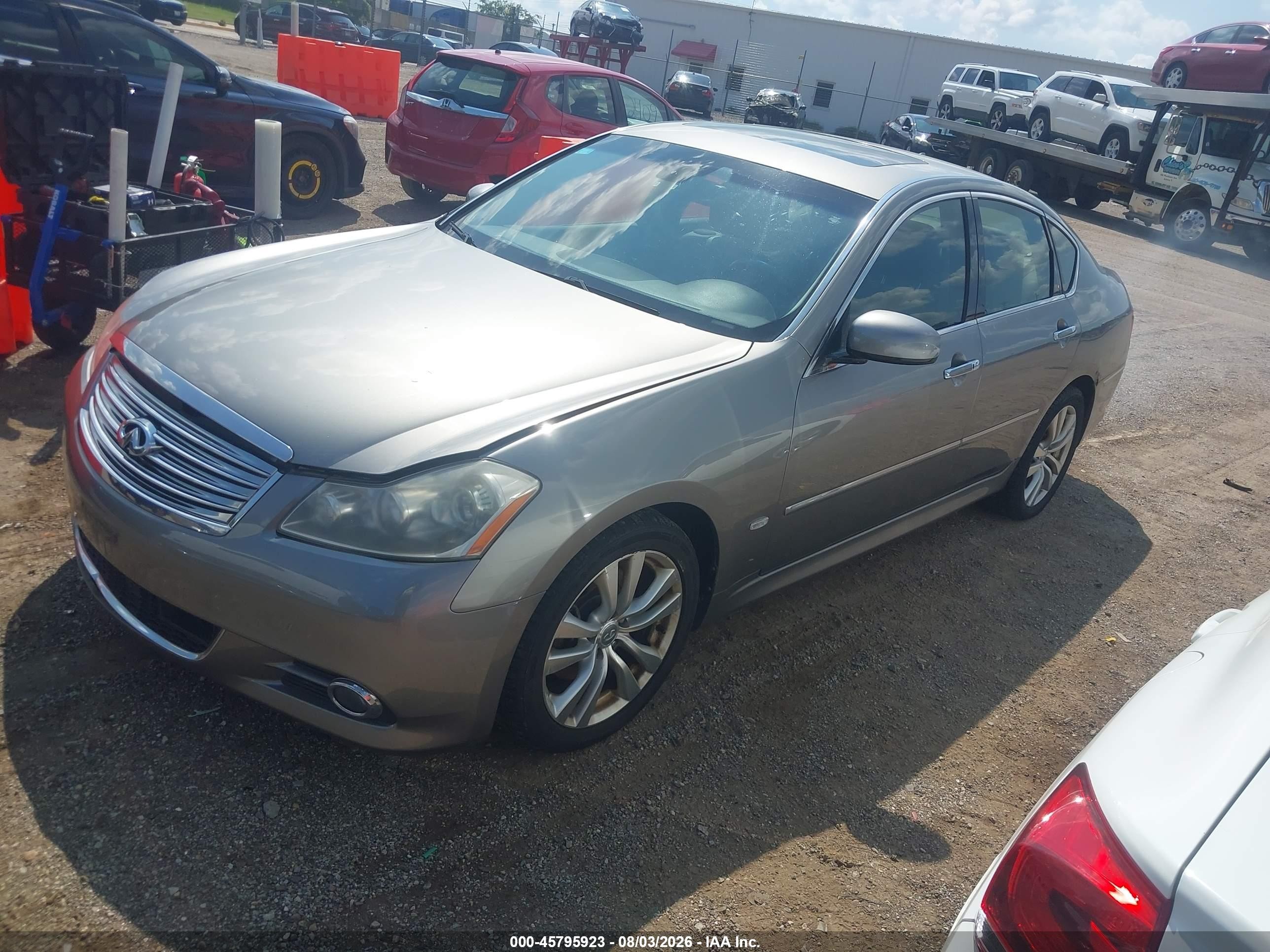 2008 Infiniti M45x   Beige vin: JNKBY01F38M550896