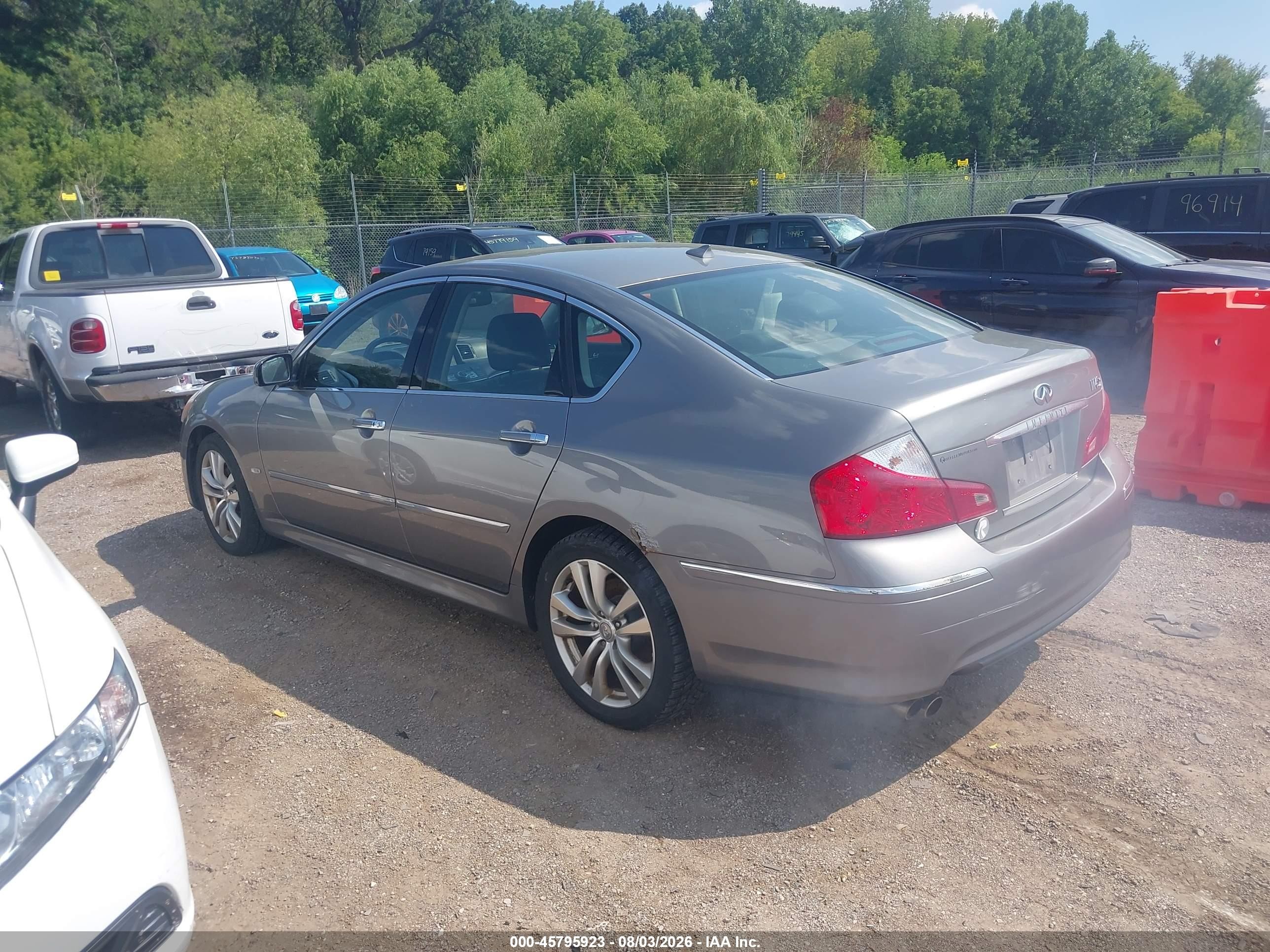 2008 Infiniti M45x   Beige vin: JNKBY01F38M550896
