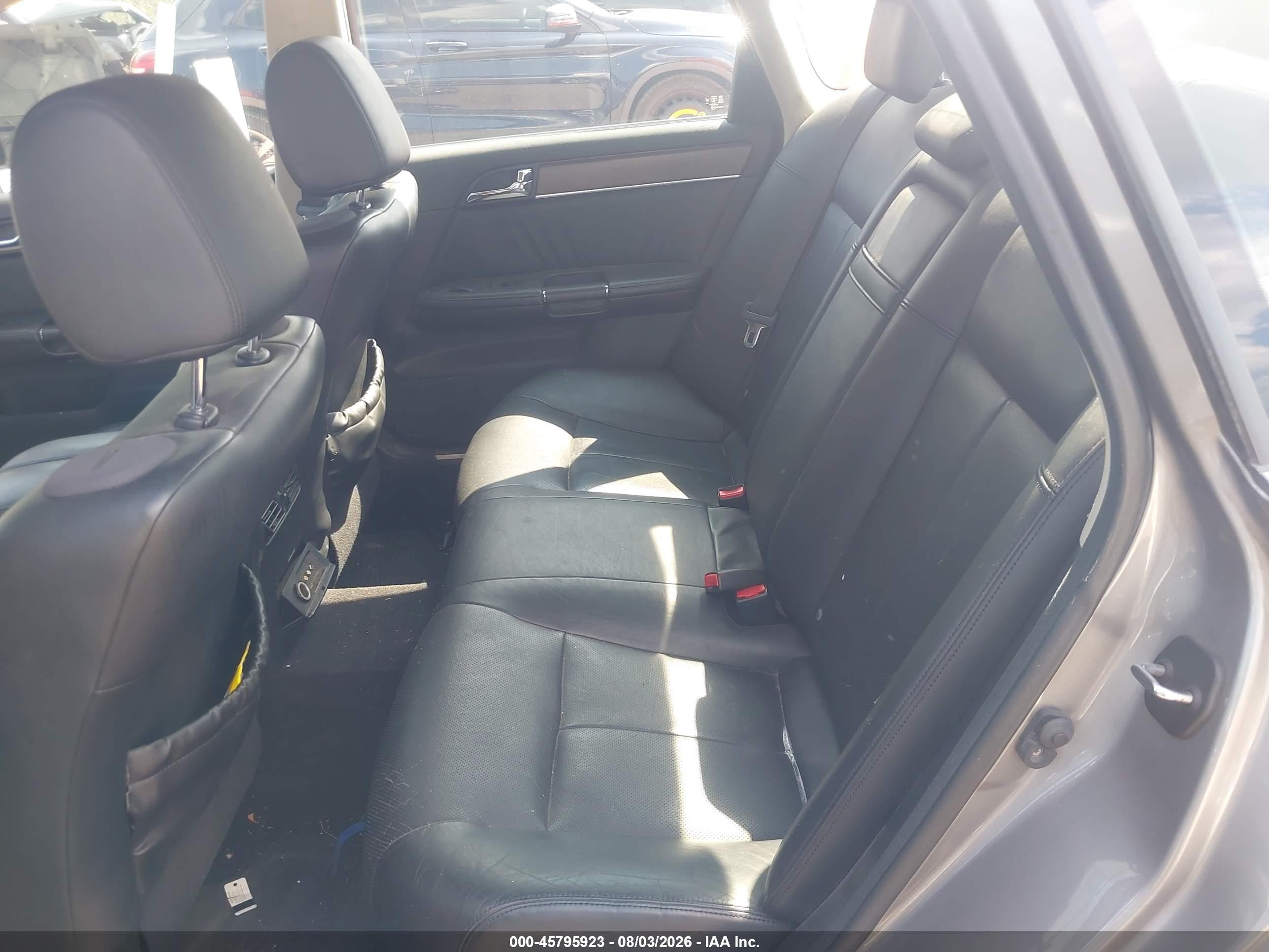 2008 Infiniti M45x   Beige vin: JNKBY01F38M550896