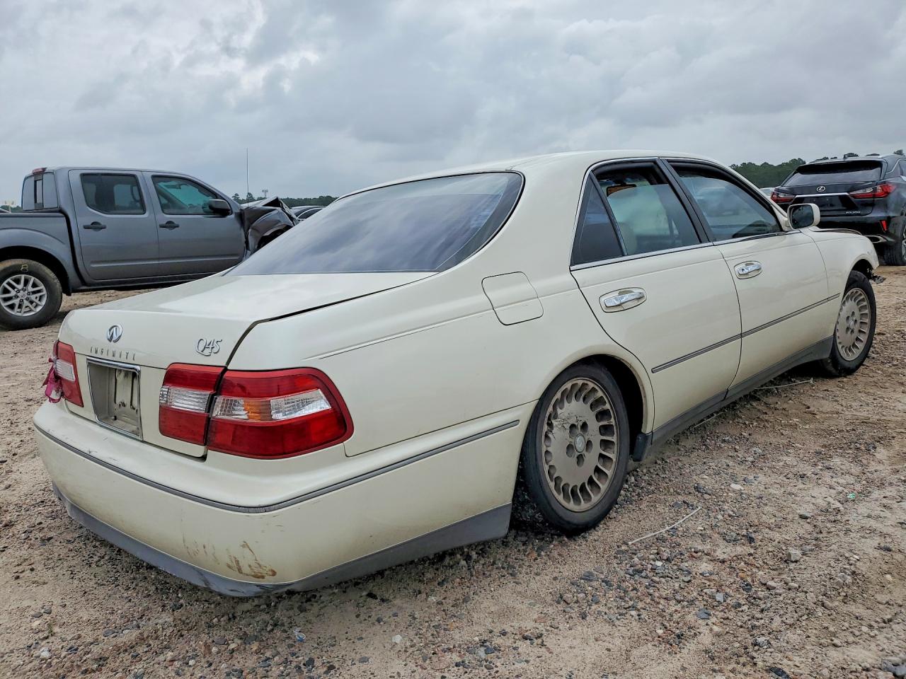 1997 Infiniti Q45 Base Beige vin: JNKBY31A1VM302342