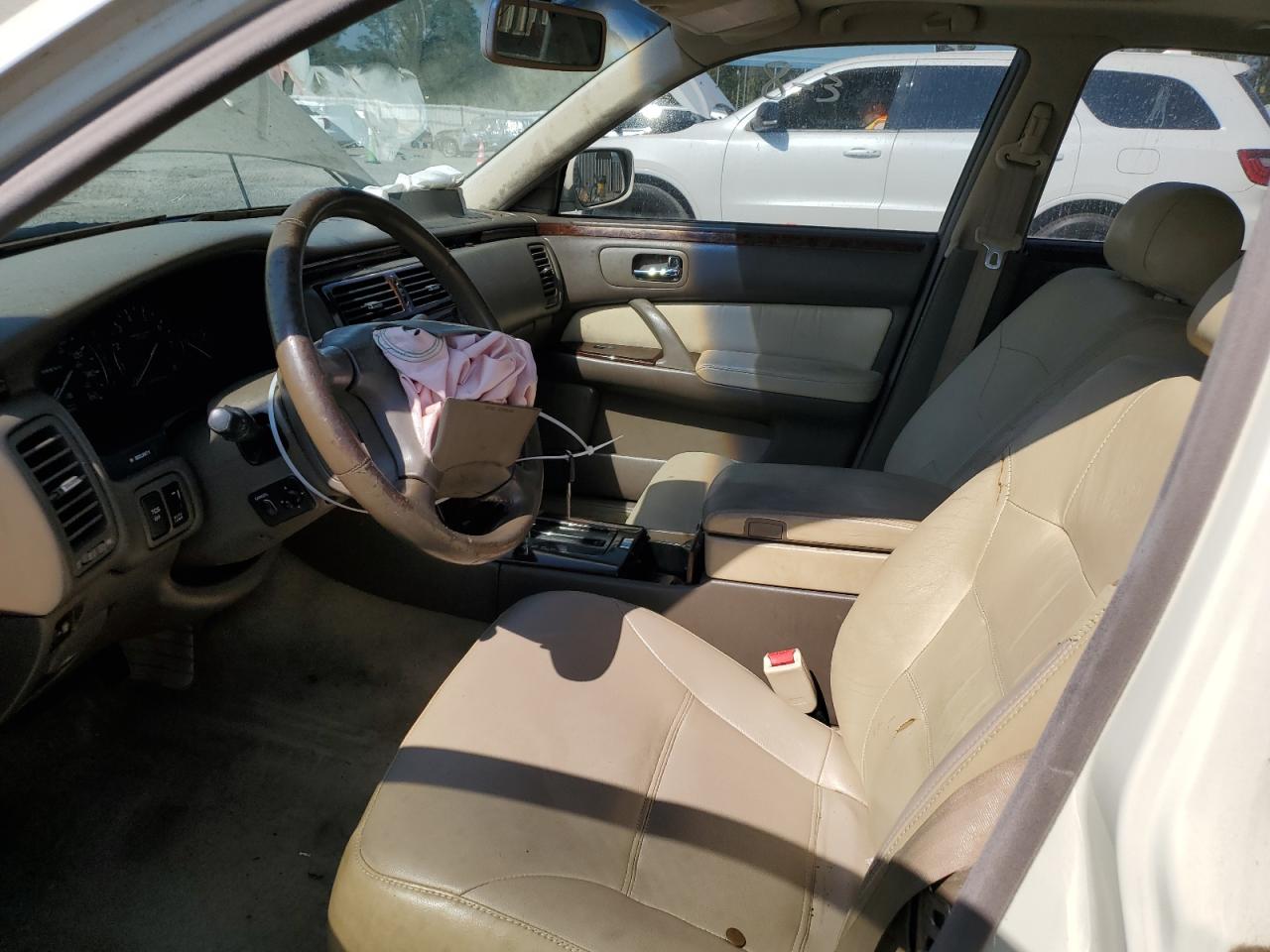 1998 Infiniti Q45 Base Beige vin: JNKBY31A2WM404198