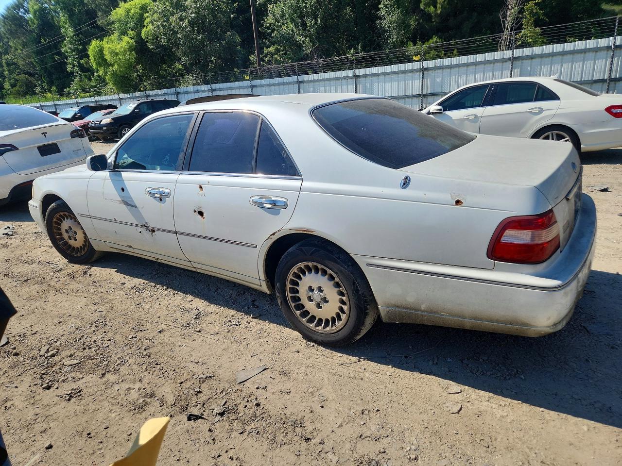 1999 Infiniti Q45 Base White vin: JNKBY31A3XM600281
