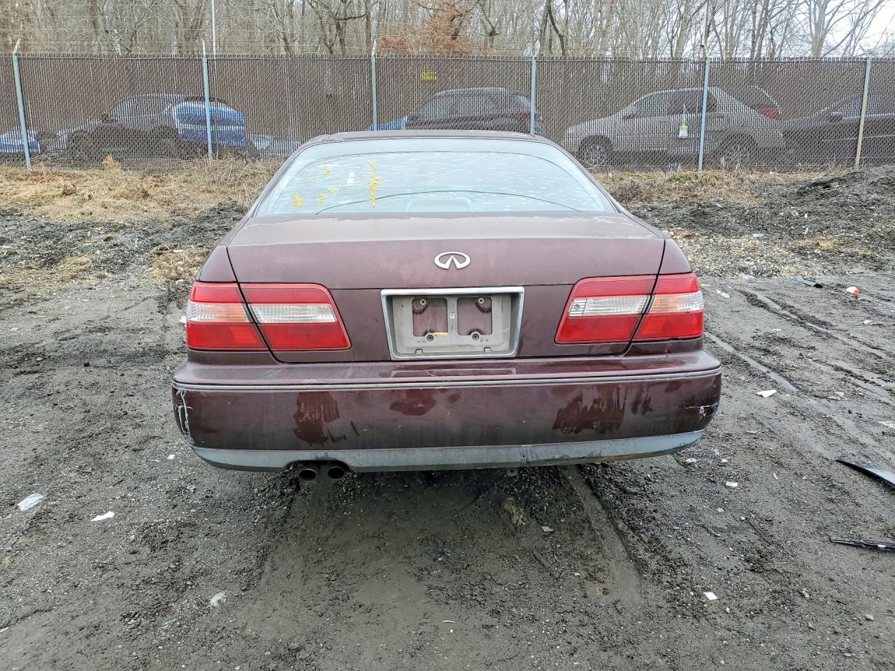 1998 Infiniti Q45 Base Burgundy vin: JNKBY31A8WM400365