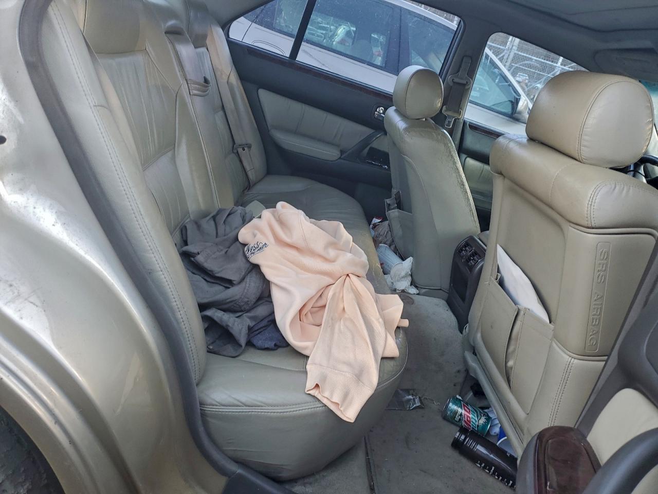 1998 Infiniti Q45 Base Gold vin: JNKBY31A8WM500417