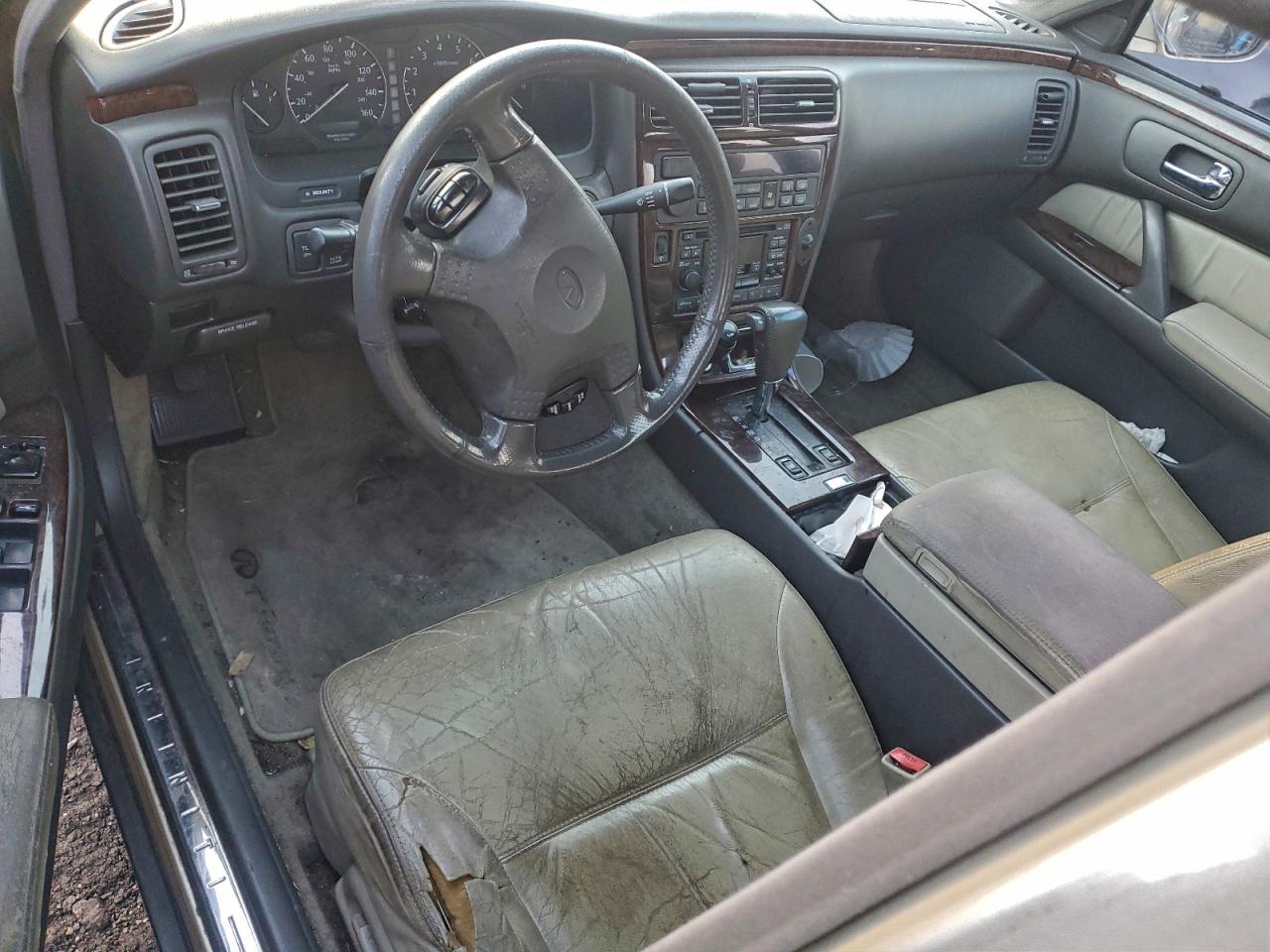 1998 Infiniti Q45 Base Gold vin: JNKBY31A8WM500417