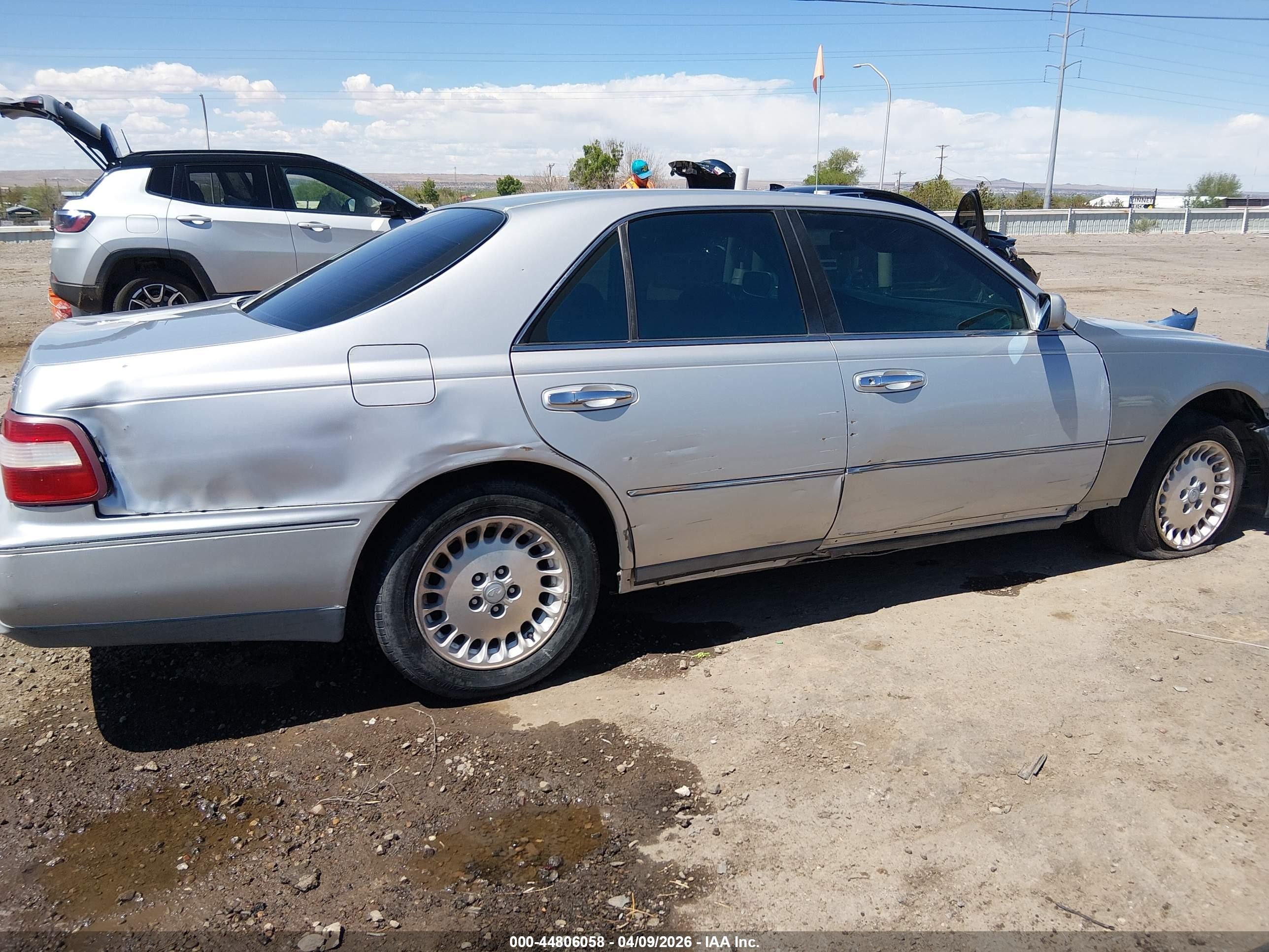1998 Infiniti Q45 Touring Silver vin: JNKBY31AXWM403428