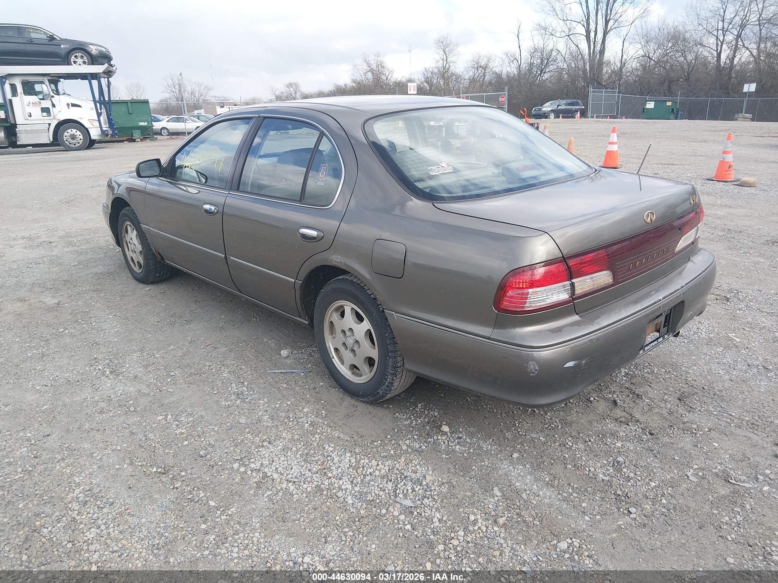 1999 Infiniti I30 Limited/standard/touring Серебряный vin: JNKCA21A1XT757428