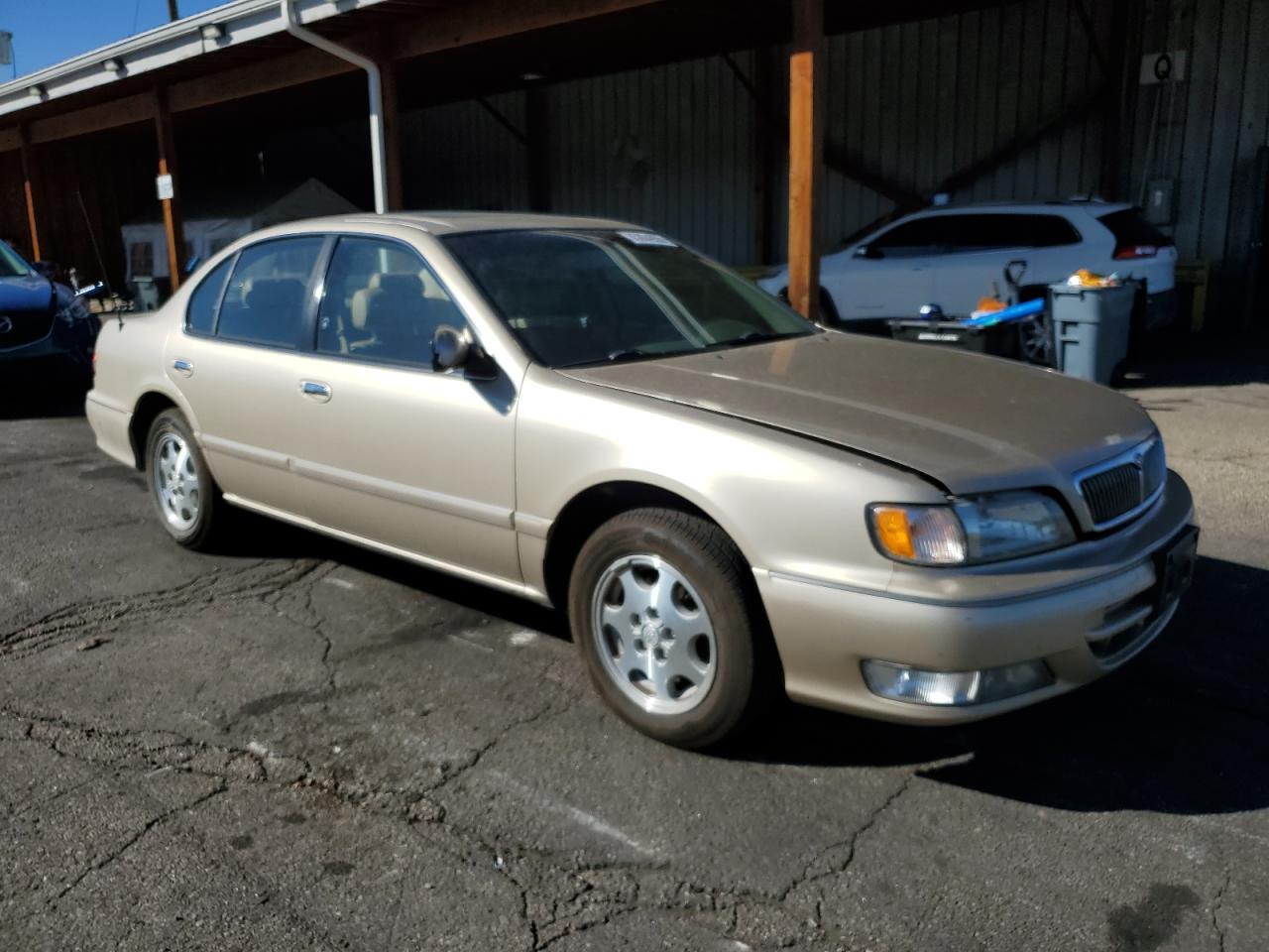 1998 Infiniti I30 Gold vin: JNKCA21A2WT625924