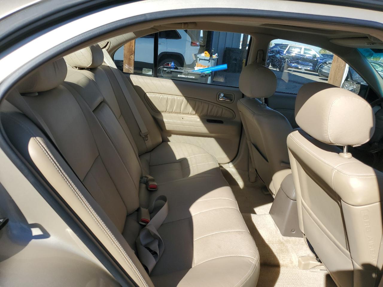 1998 Infiniti I30 Gold vin: JNKCA21A2WT625924