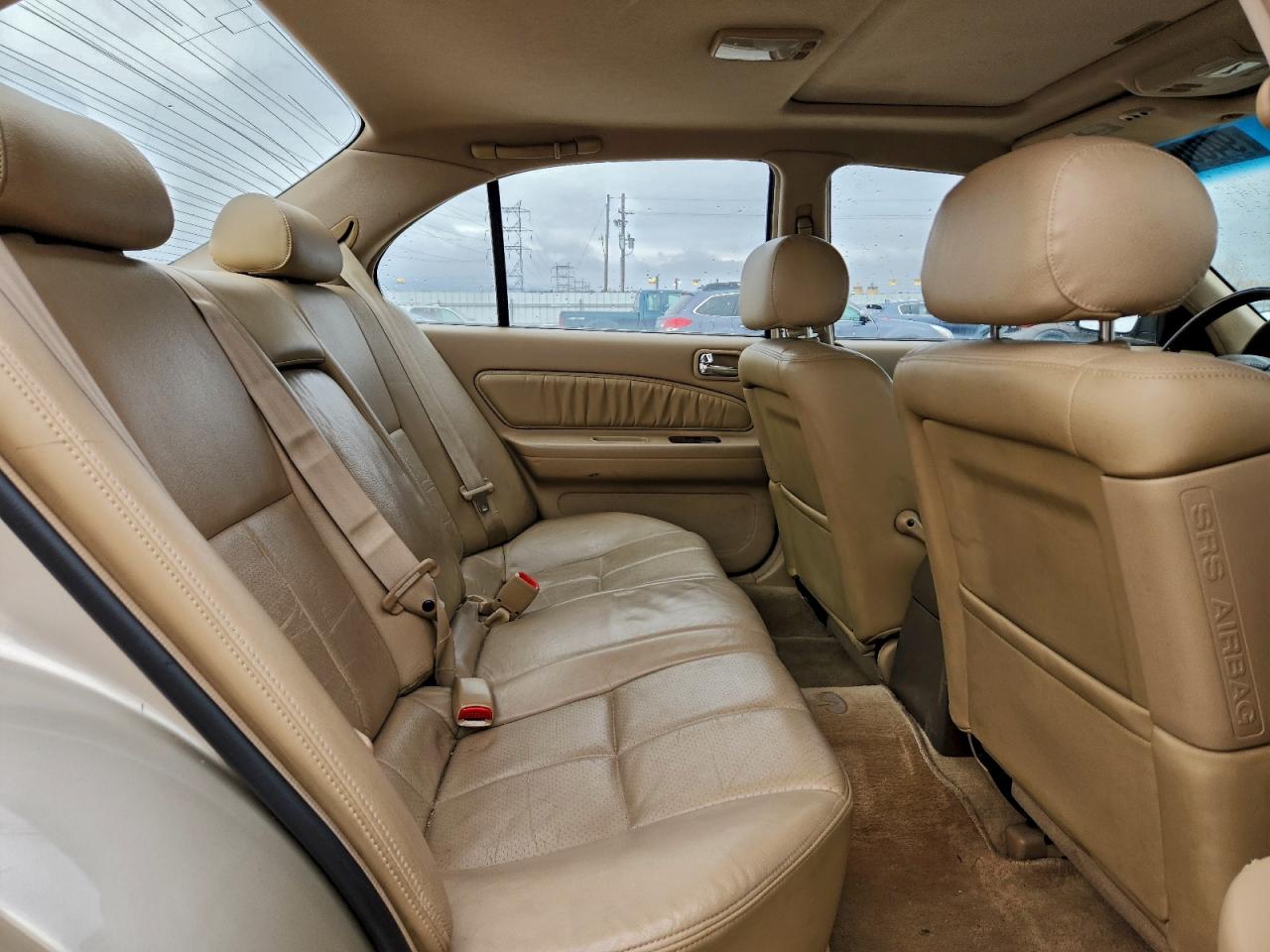 1999 Infiniti I30 Золотой vin: JNKCA21A2XT771127