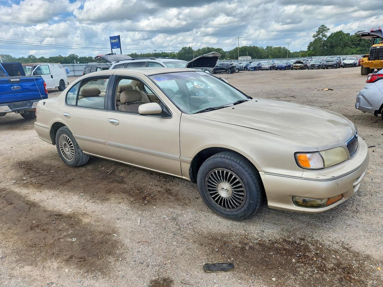 1998 Infiniti I30 Base Gold vin: JNKCA21A3WT606654