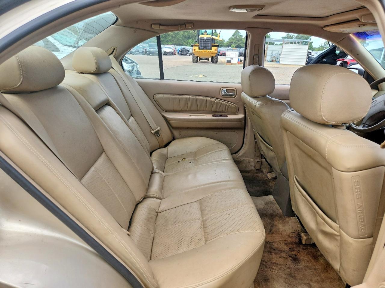 1998 Infiniti I30 Base Gold vin: JNKCA21A3WT606654