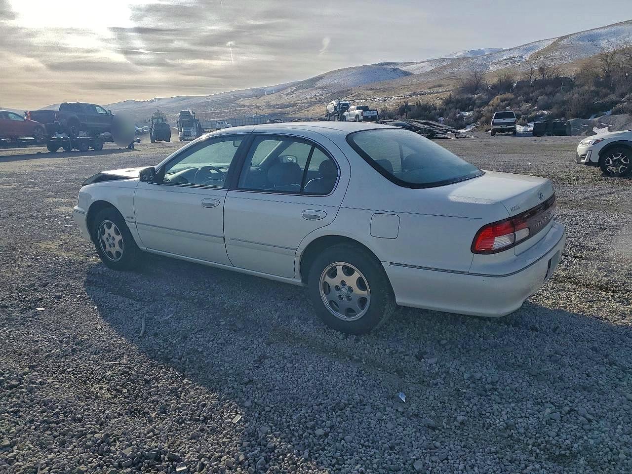 1999 Infiniti I30 White vin: JNKCA21A3XT775736