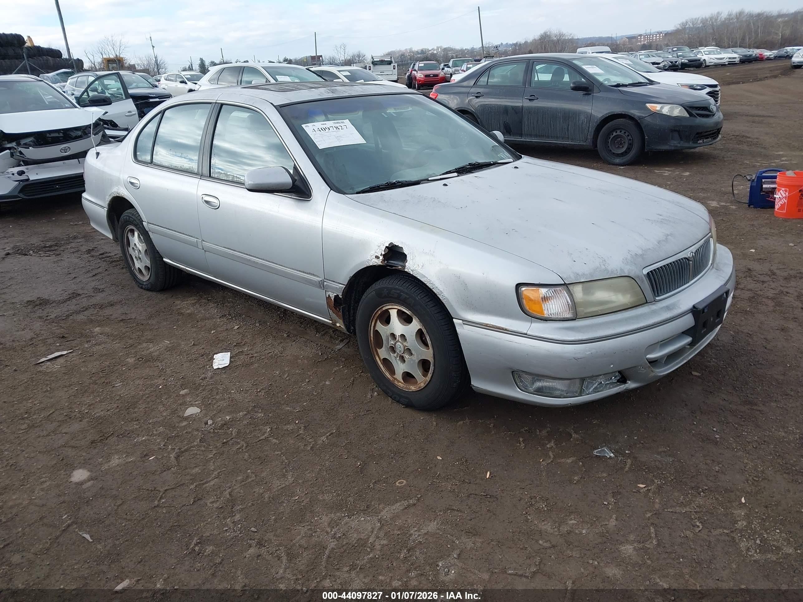 1999 Infiniti I30 Limited/standard/touring Серебряный vin: JNKCA21A8XT752114
