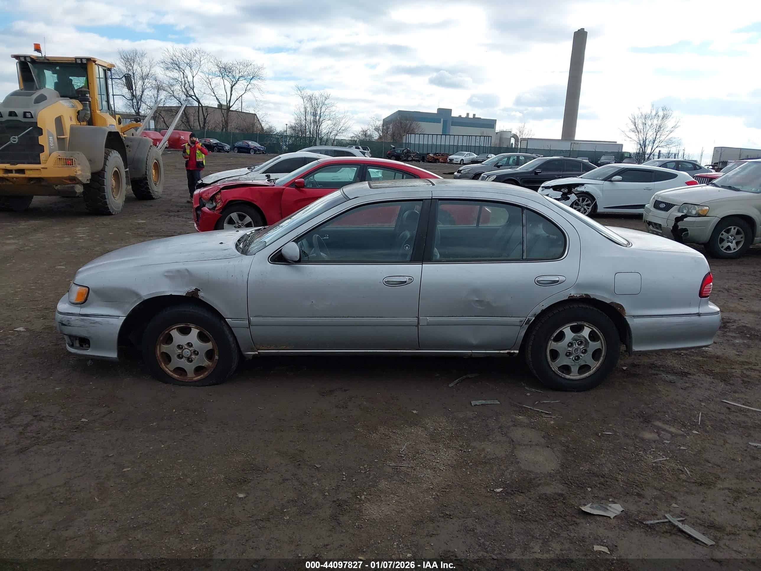 1999 Infiniti I30 Limited/standard/touring Серебряный vin: JNKCA21A8XT752114