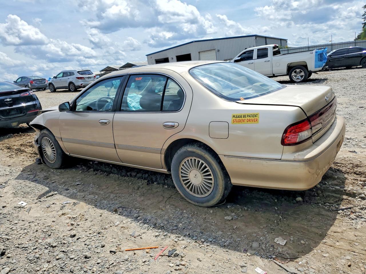 1998 Infiniti I30 Base Gold vin: JNKCA21A9WT600664