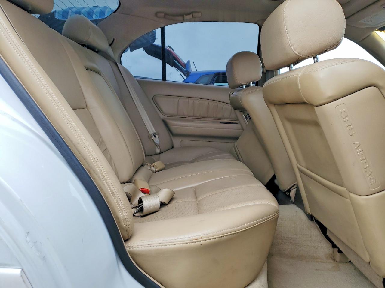 1998 Infiniti I30 Base White vin: JNKCA21AXWT629106