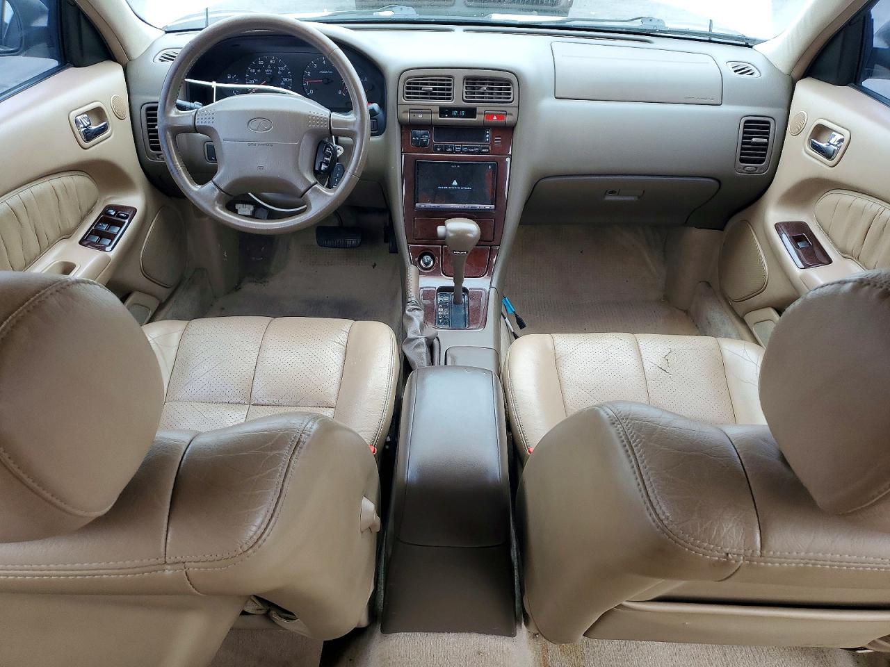 1998 Infiniti I30 Base White vin: JNKCA21AXWT629106