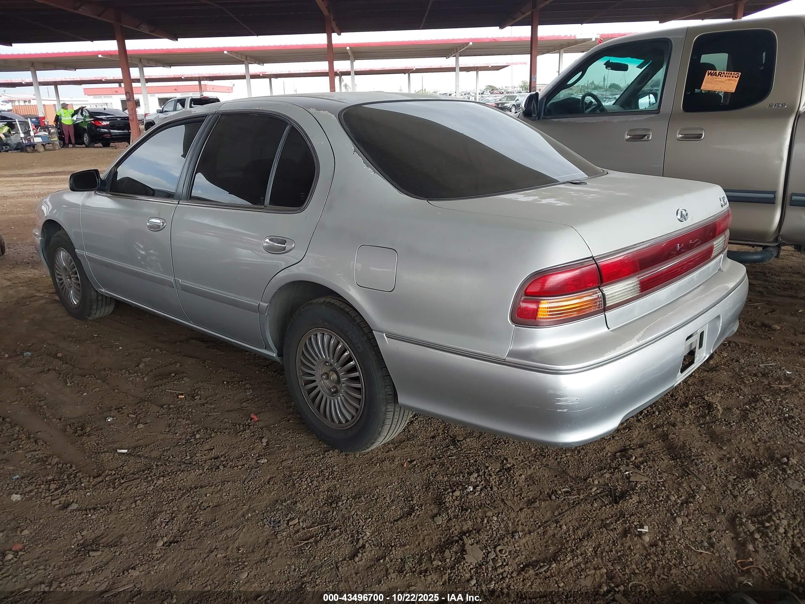 1997 Infiniti I30 Standard (m5)/touring Серебряный vin: JNKCA21D3VT500858
