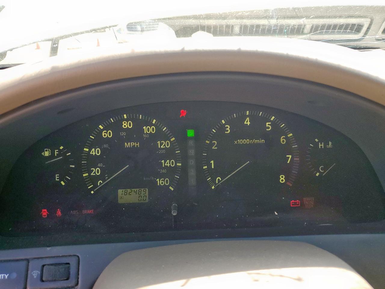 2001 Infiniti I30 Gold vin: JNKCA31A01T040273