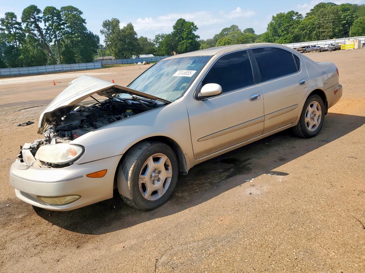 2001 Infiniti I30 Gold vin: JNKCA31A01T040273