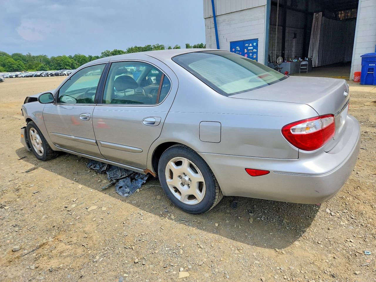 2000 Infiniti I30 Base Серебряный vin: JNKCA31A1YT121485