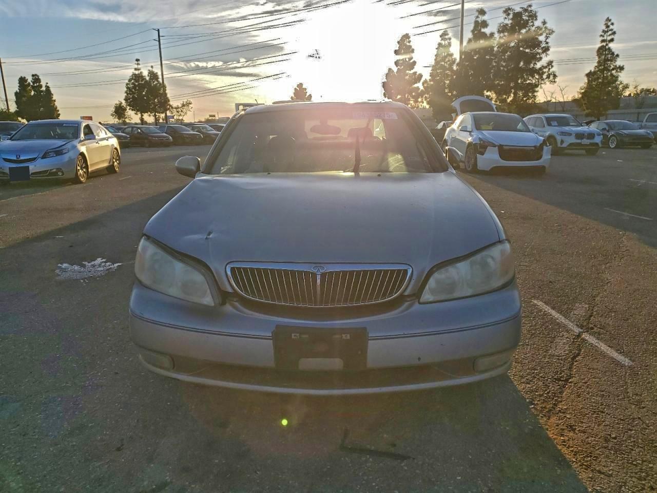 2001 Infiniti I30 Silver vin: JNKCA31A21T033003