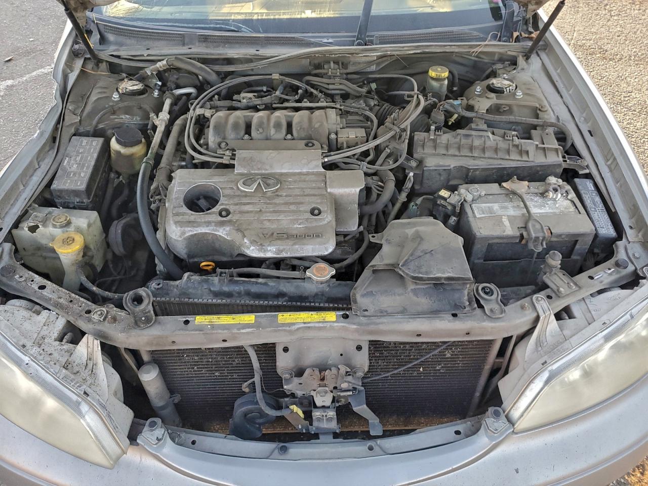 2001 Infiniti I30 Silver vin: JNKCA31A21T033003
