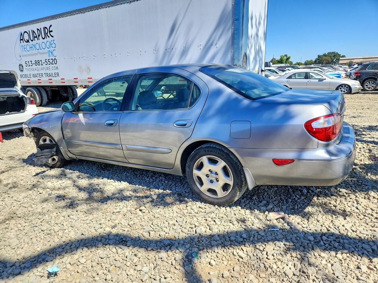 2000 Infiniti I30 Base Silver vin: JNKCA31A2YT215763