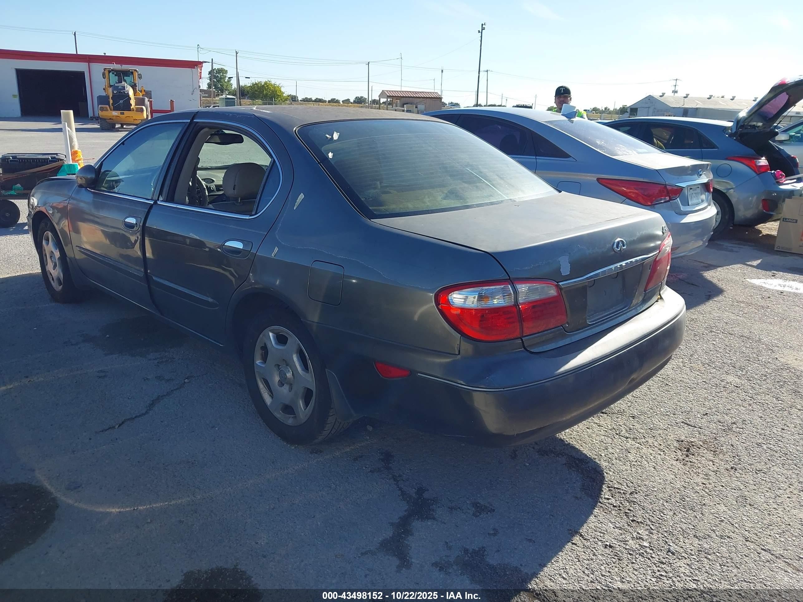 2001 Infiniti I30 Luxury Brown vin: JNKCA31A31T009969