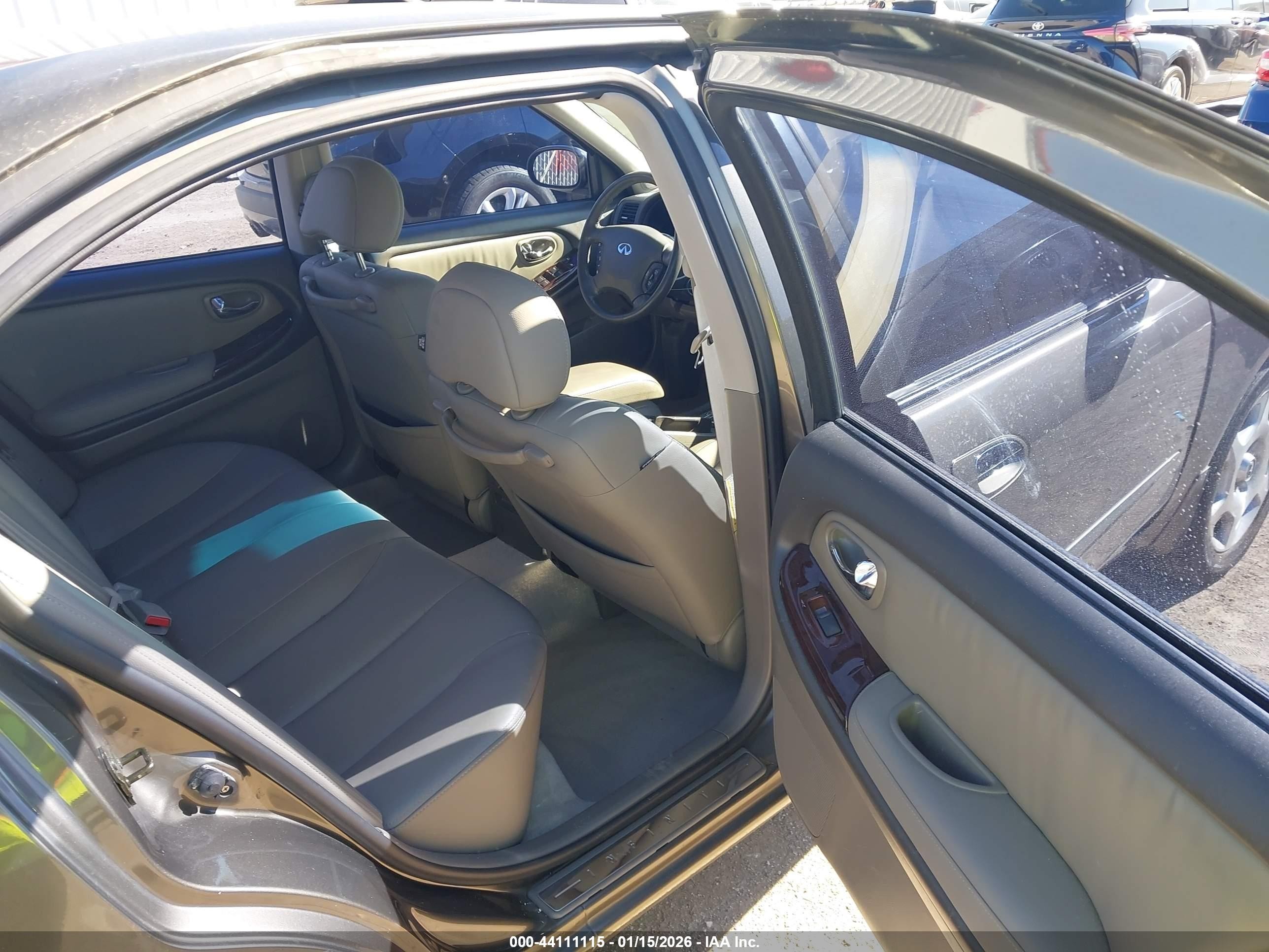 2001 Infiniti I30 Luxury Gray vin: JNKCA31A41T016574