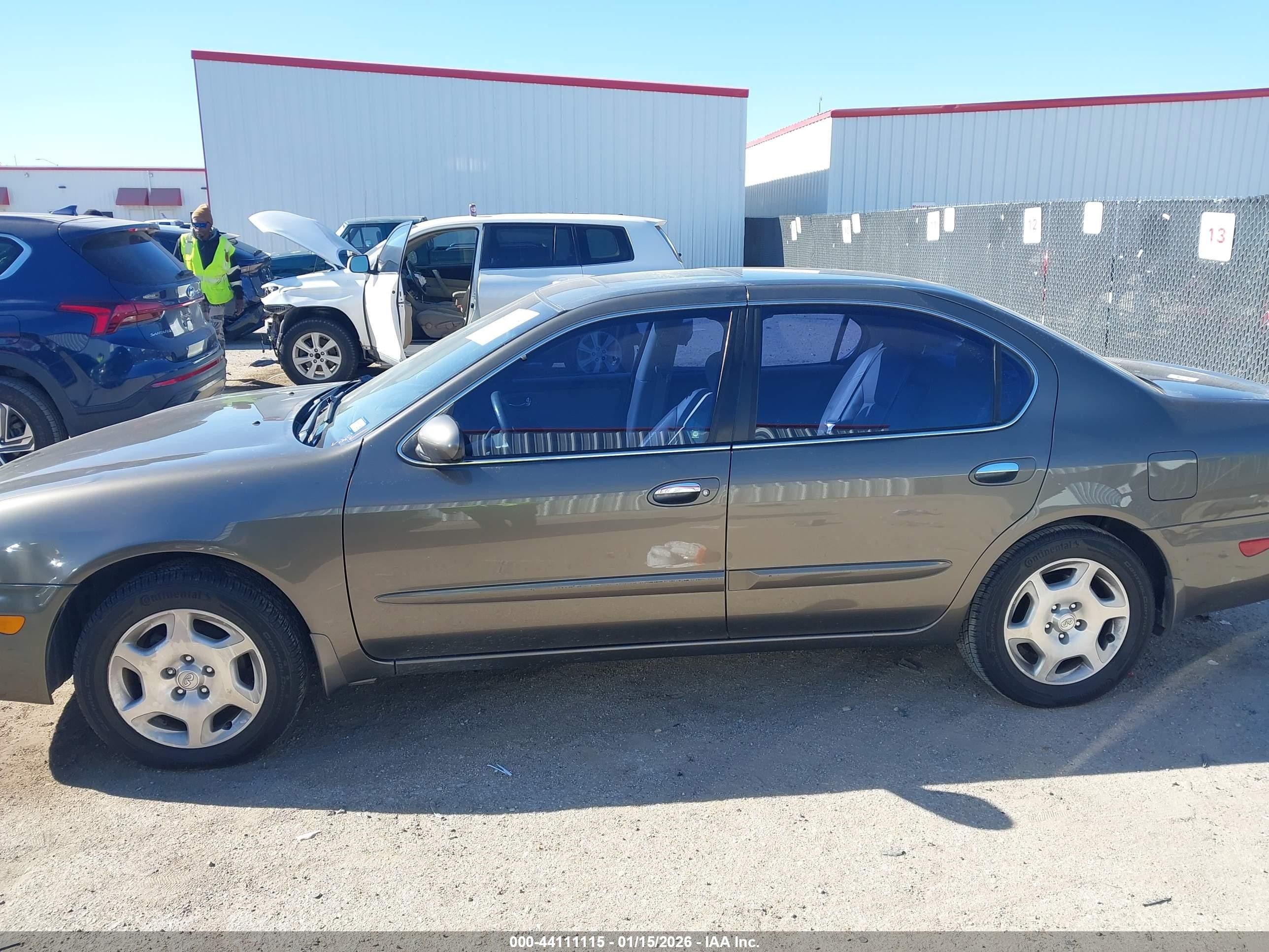 2001 Infiniti I30 Luxury Gray vin: JNKCA31A41T016574