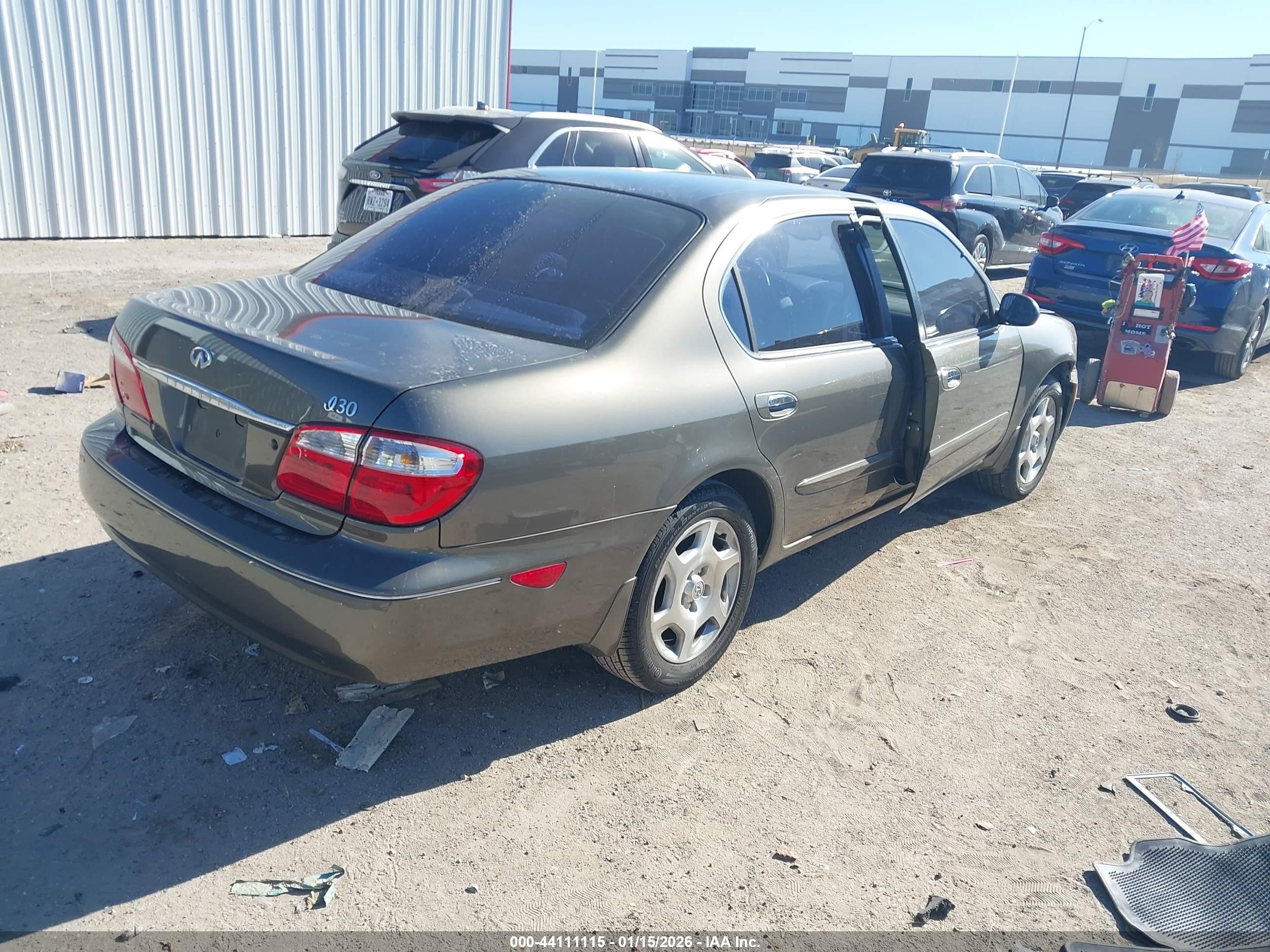 2001 Infiniti I30 Luxury Gray vin: JNKCA31A41T016574