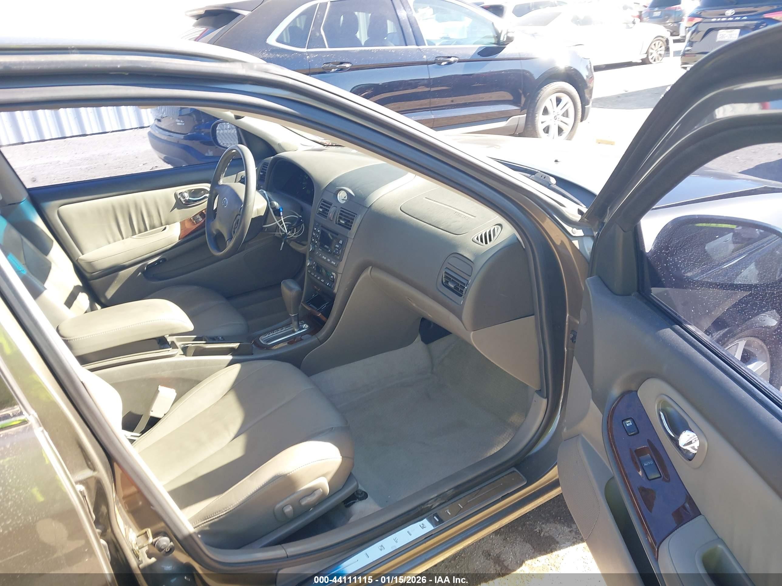 2001 Infiniti I30 Luxury Gray vin: JNKCA31A41T016574