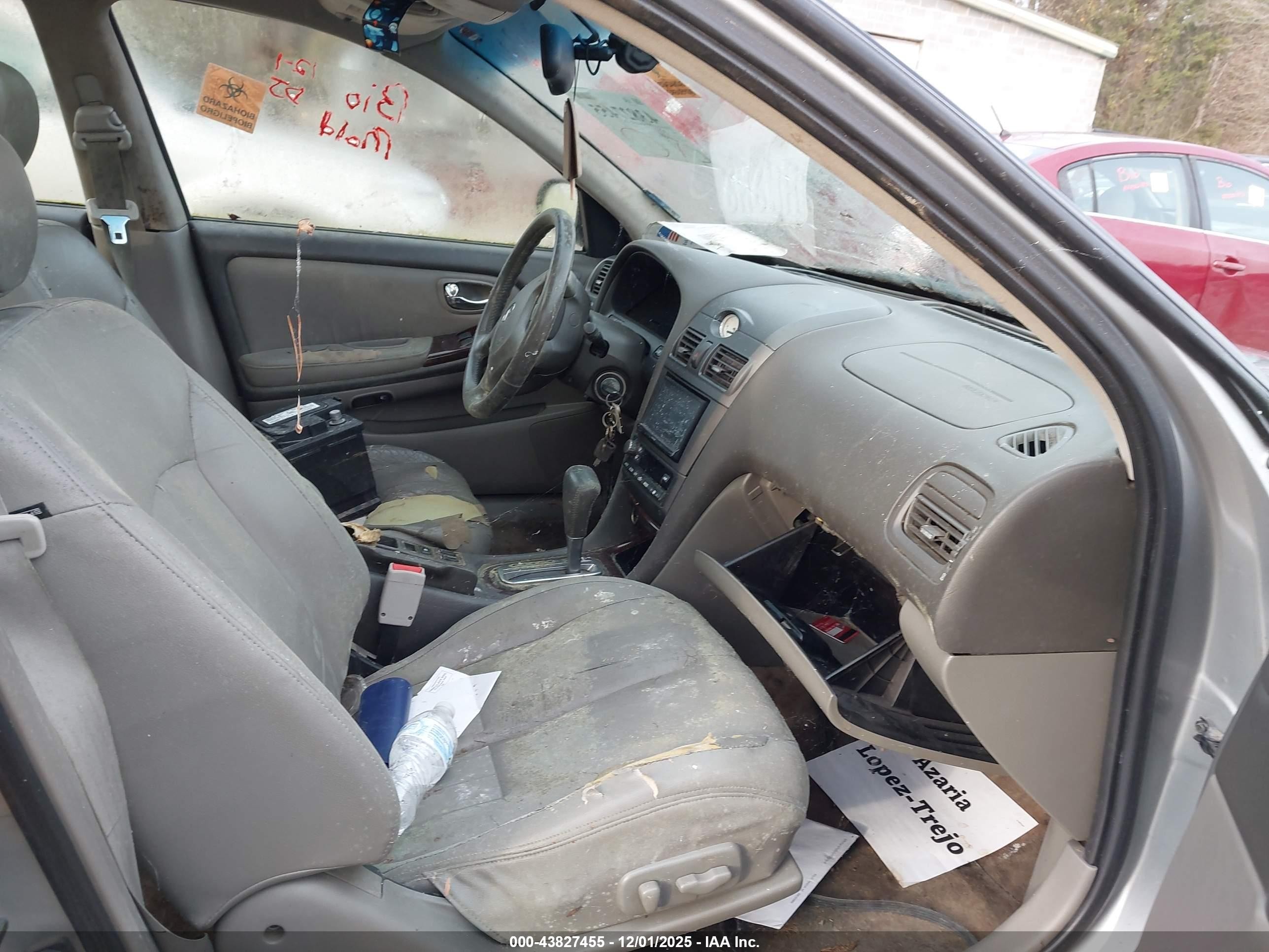 2001 Infiniti I30 Luxury Серебряный vin: JNKCA31A41T034007