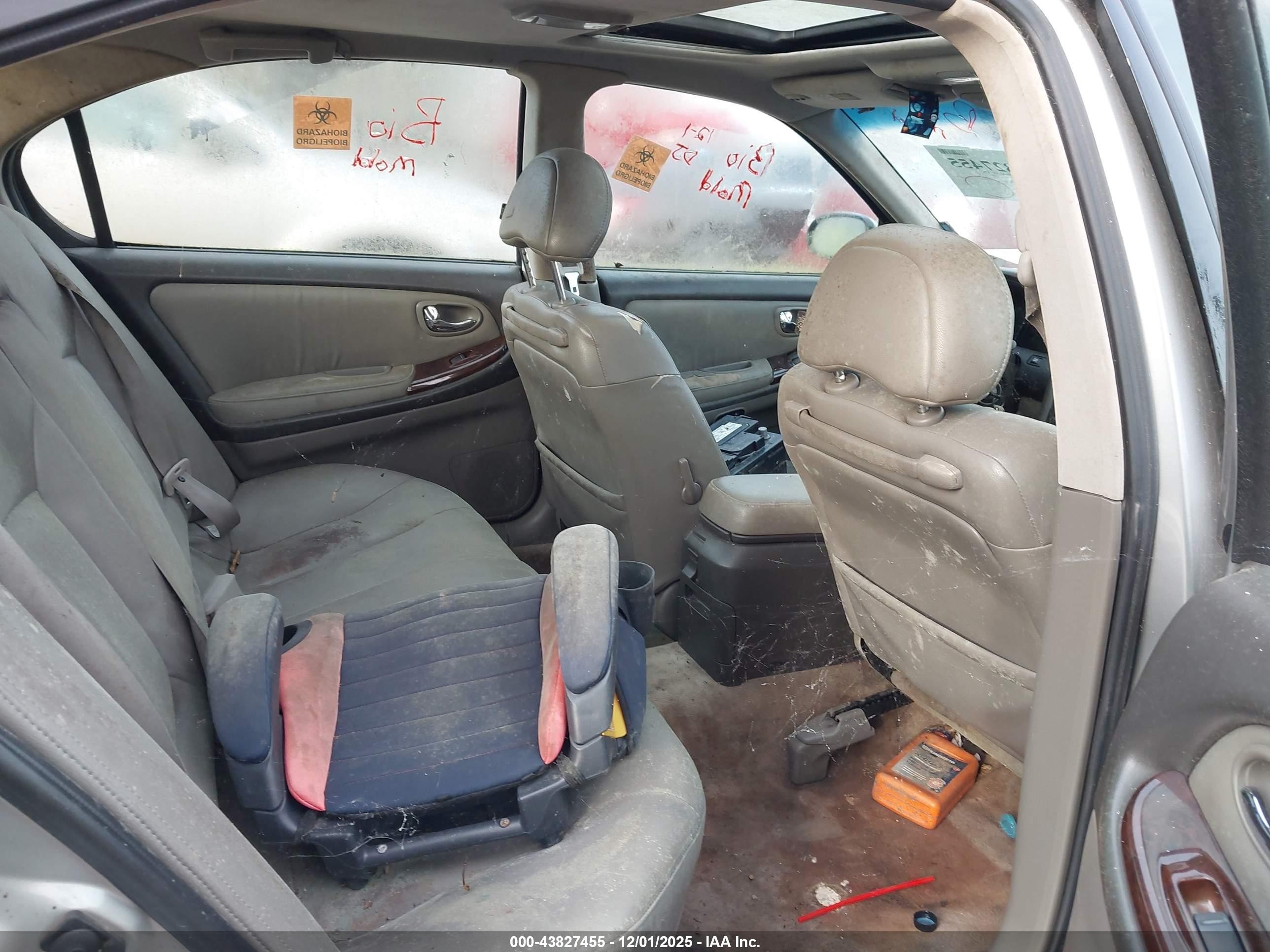 2001 Infiniti I30 Luxury Серебряный vin: JNKCA31A41T034007
