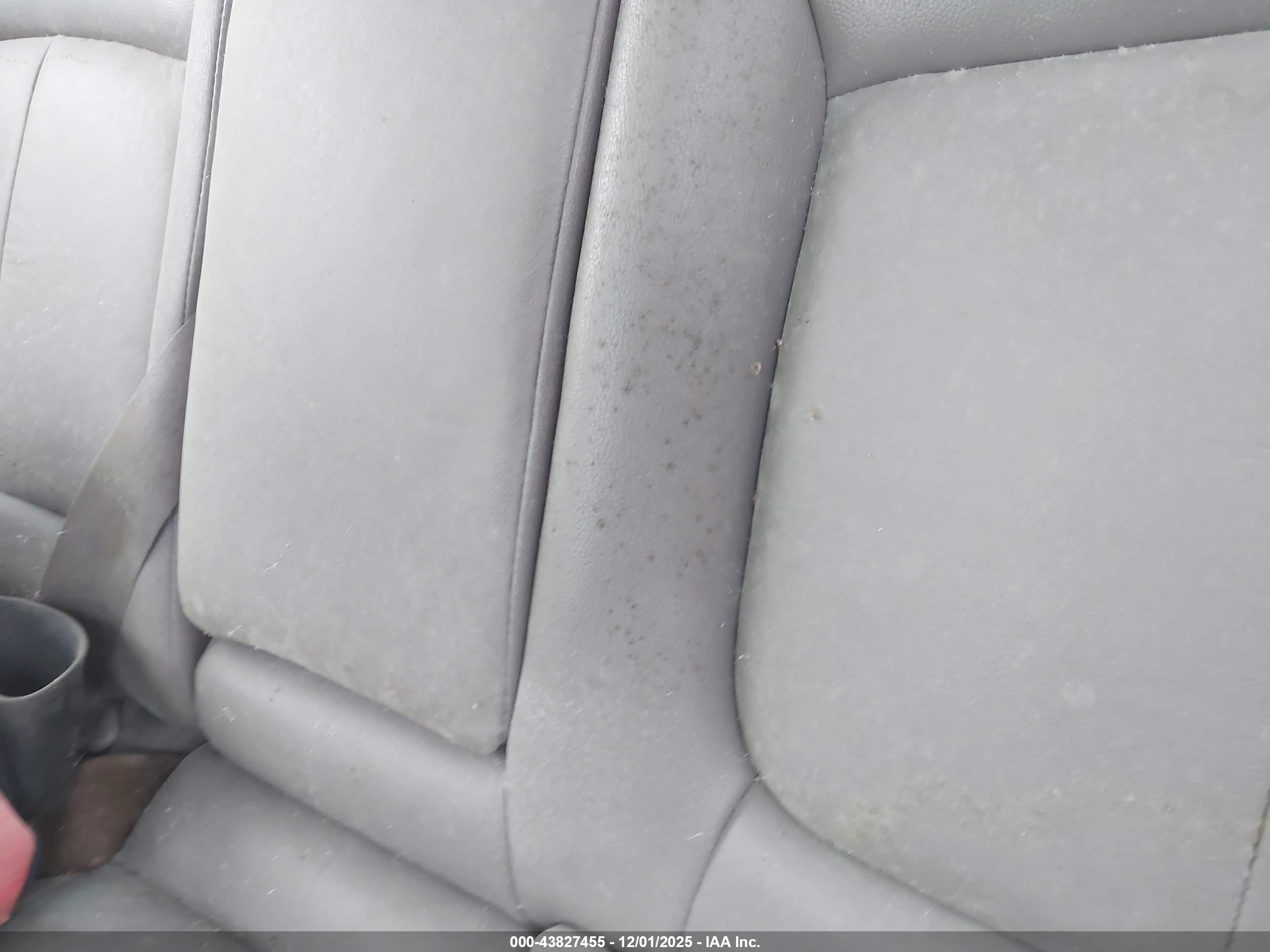 2001 Infiniti I30 Luxury Серебряный vin: JNKCA31A41T034007