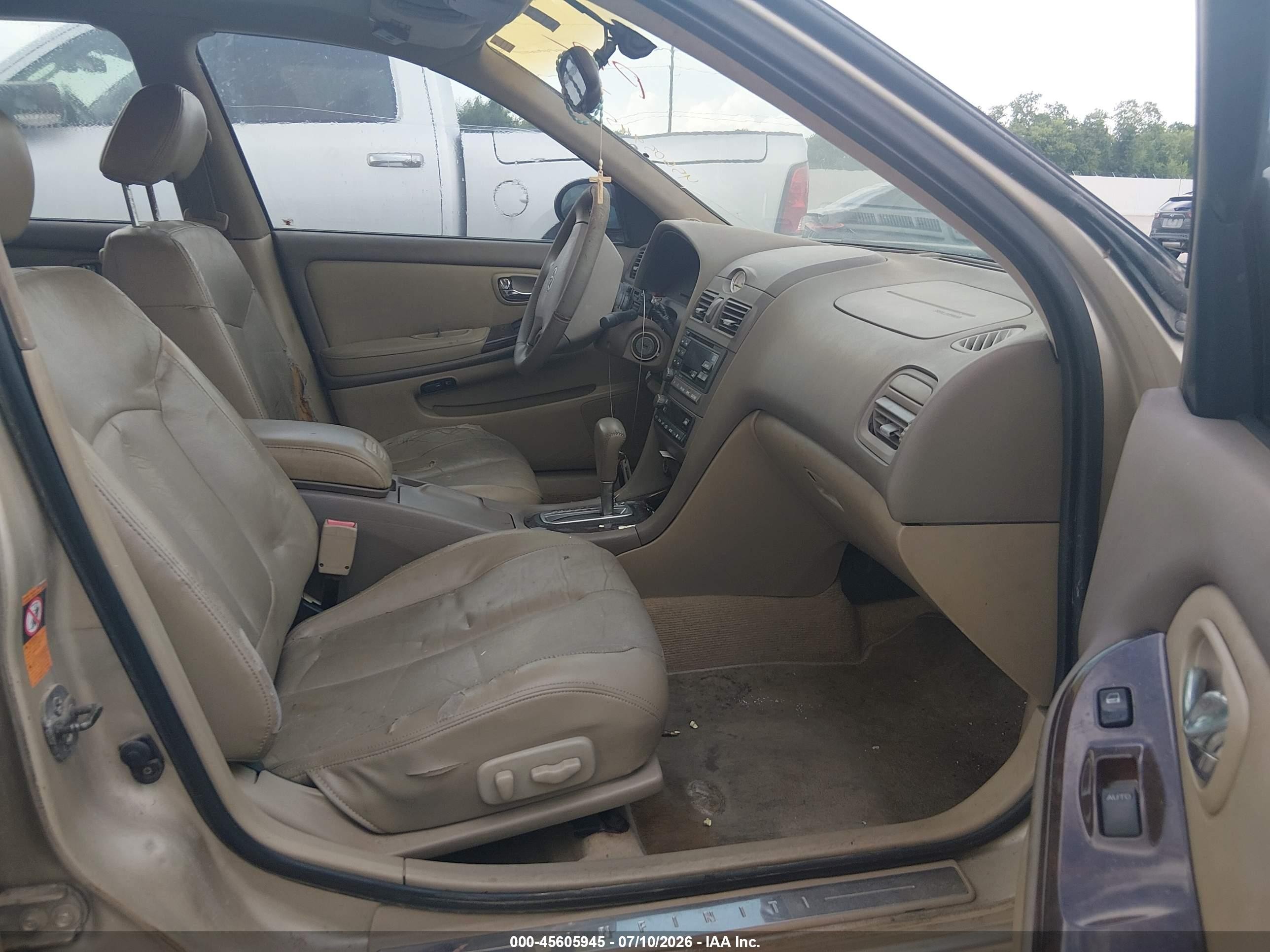 2001 Infiniti I30 Luxury Gold vin: JNKCA31A41T034136