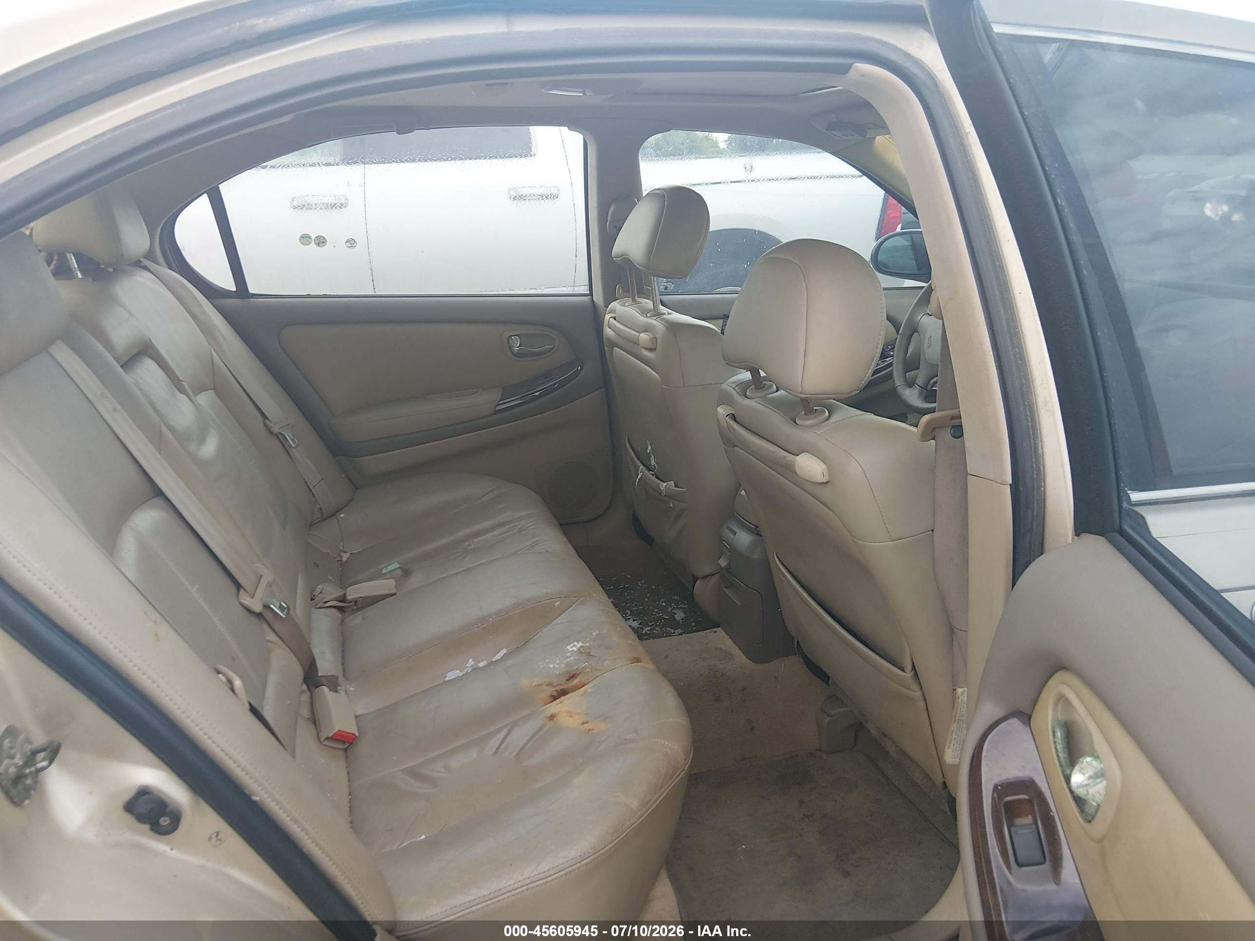 2001 Infiniti I30 Luxury Gold vin: JNKCA31A41T034136