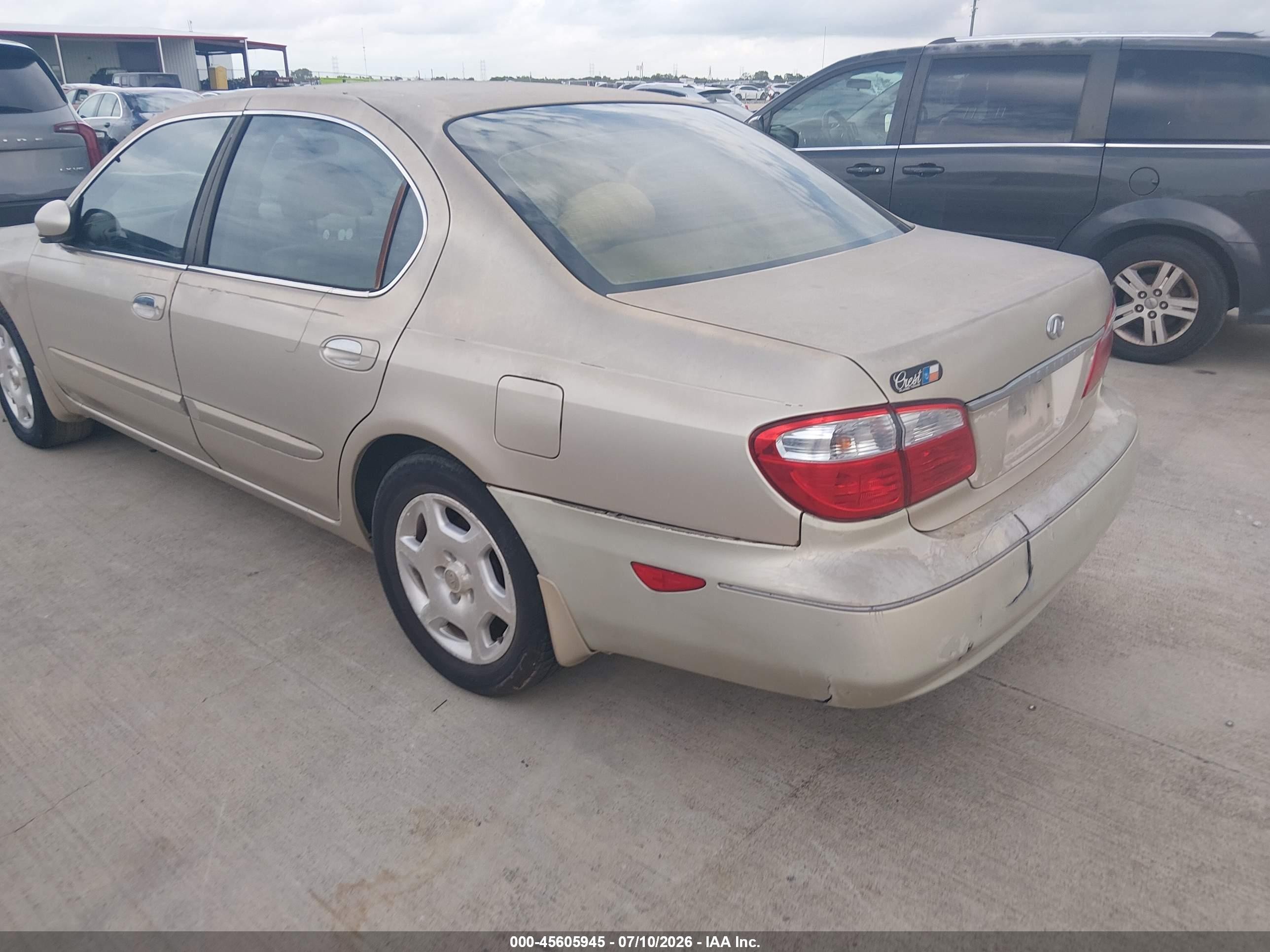 2001 Infiniti I30 Luxury Gold vin: JNKCA31A41T034136