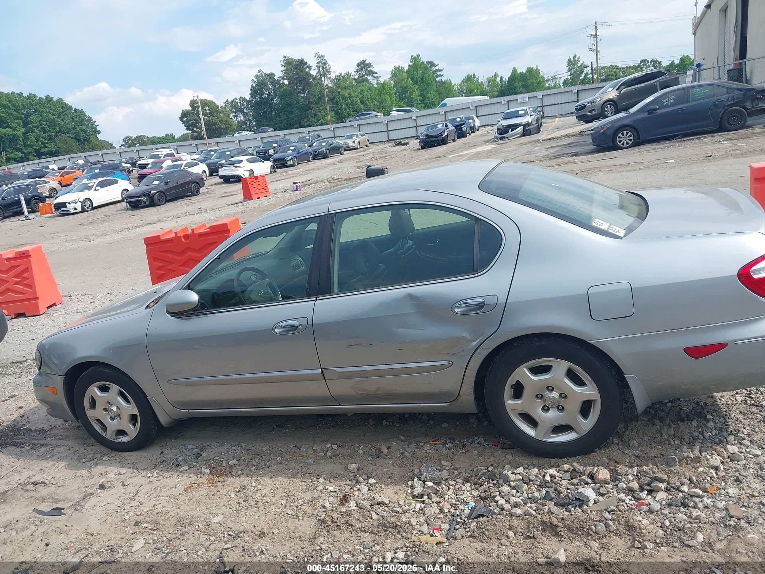 2001 Infiniti I30 Luxury Серебряный vin: JNKCA31A51T023968