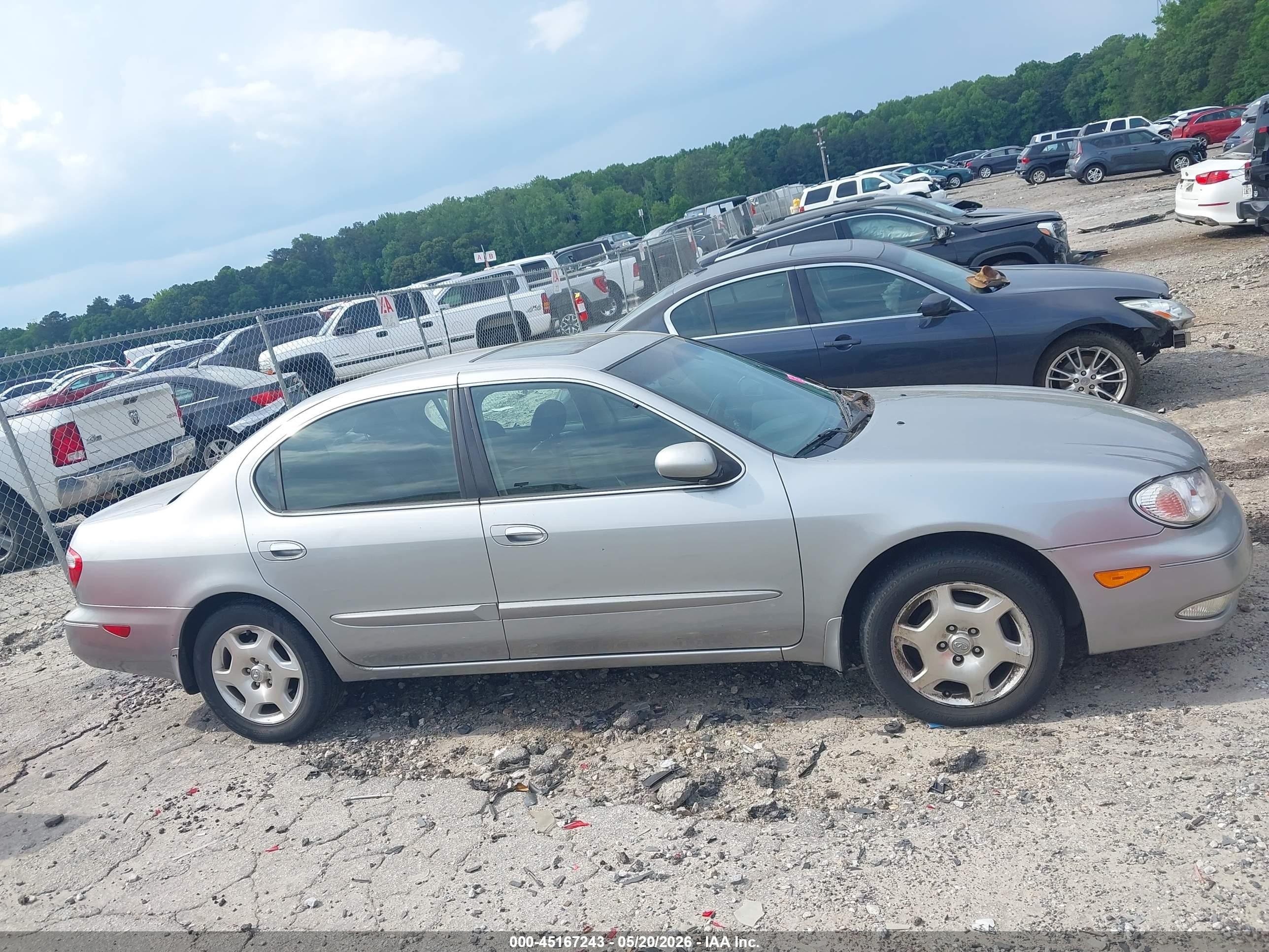 2001 Infiniti I30 Luxury Серебряный vin: JNKCA31A51T023968