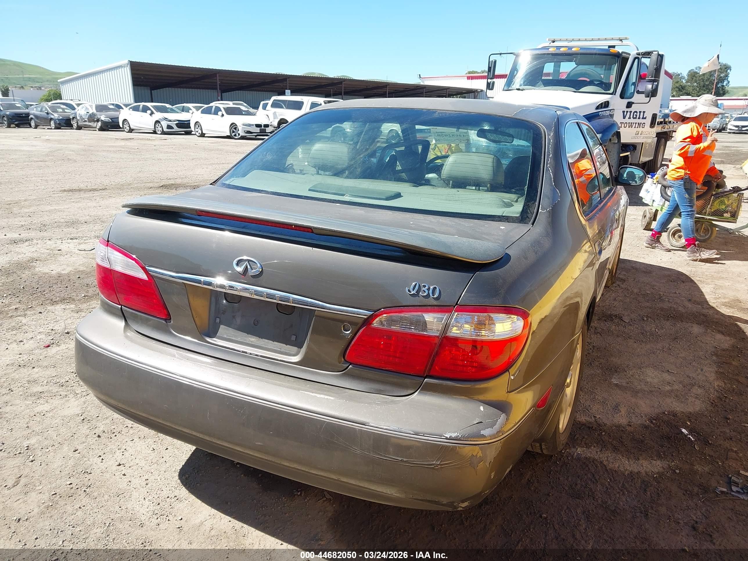 2000 Infiniti I30 Luxury/touring Beige vin: JNKCA31A6YT111695