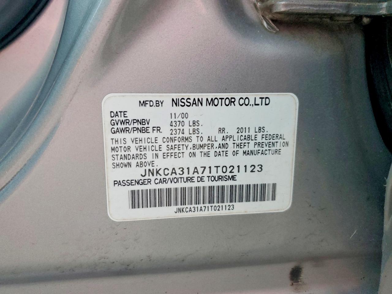 2001 Infiniti I30 Base Серебряный vin: JNKCA31A71T021123