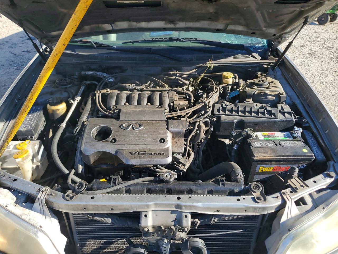 2000 Infiniti I30 Base Серый vin: JNKCA31A7YT114251
